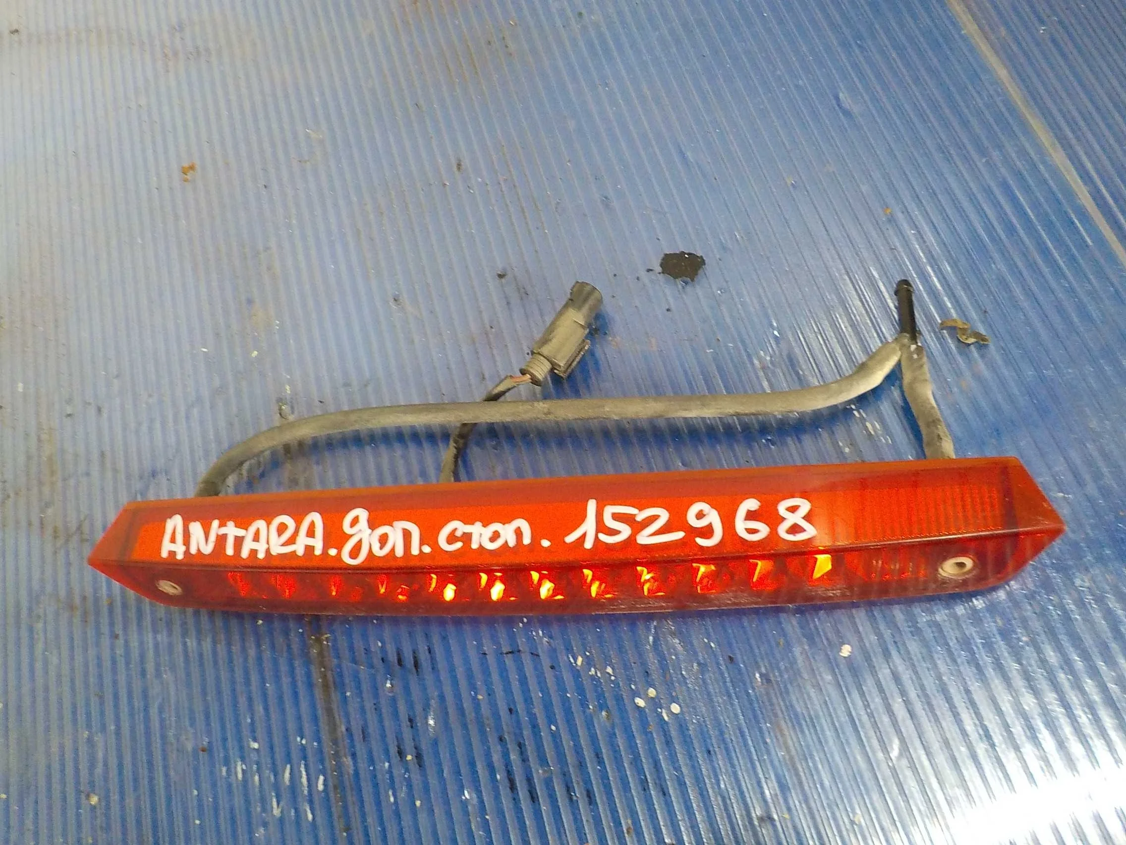 стоп-сигнал Opel Antara I (2006—2011)