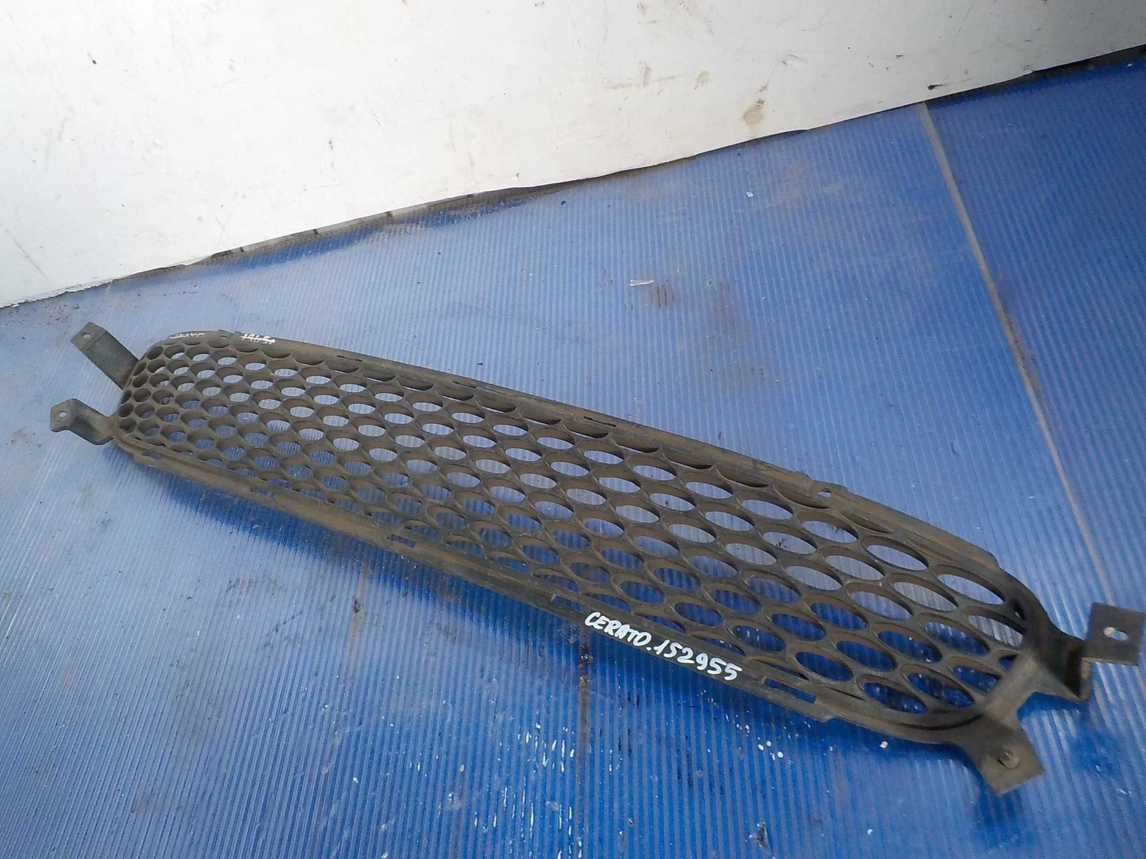 решетка бампера Kia Cerato I (2003—2007)