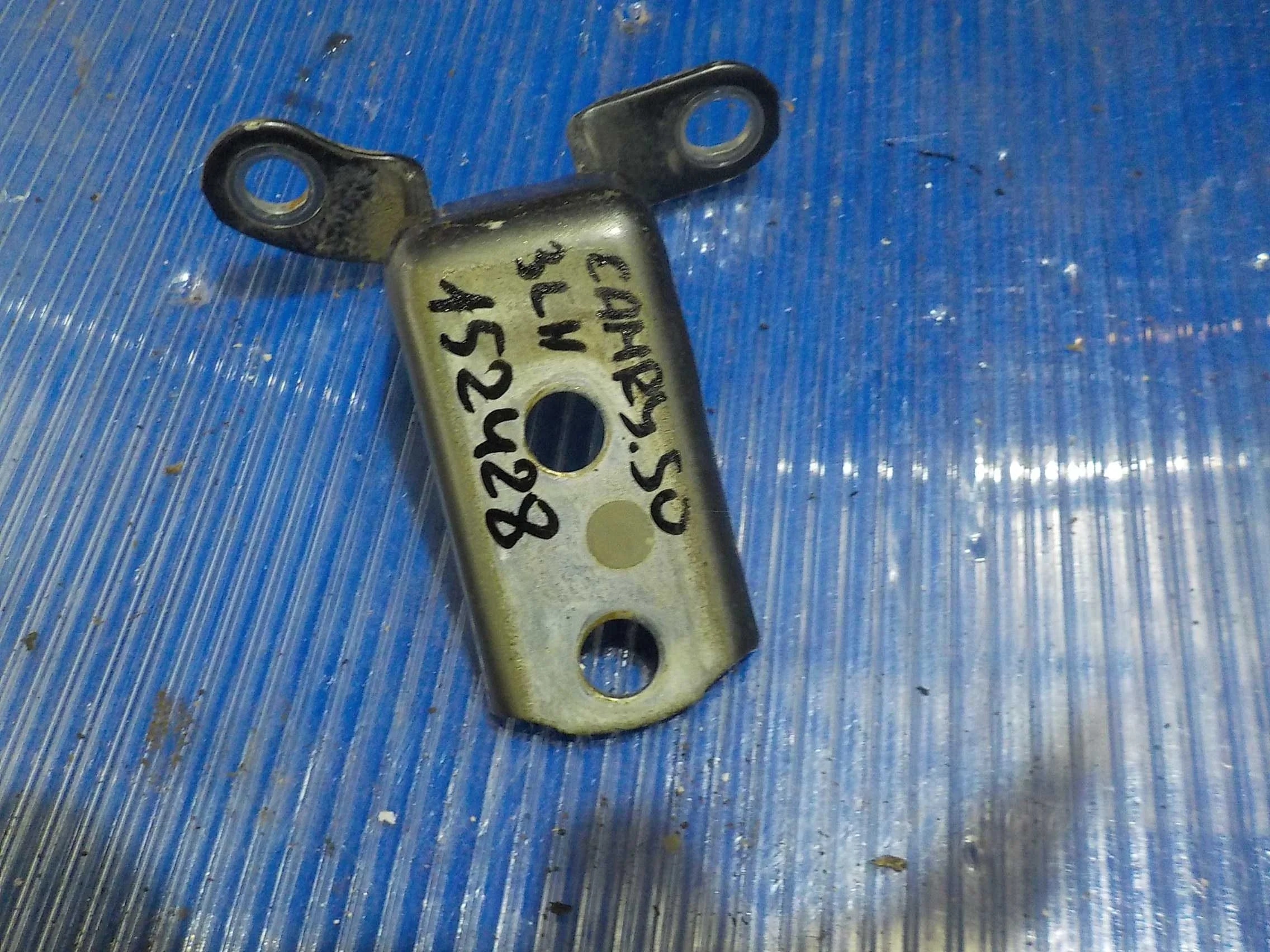 Петля двери Toyota Camry XV40 (2006—2009) Зад Лево Низ