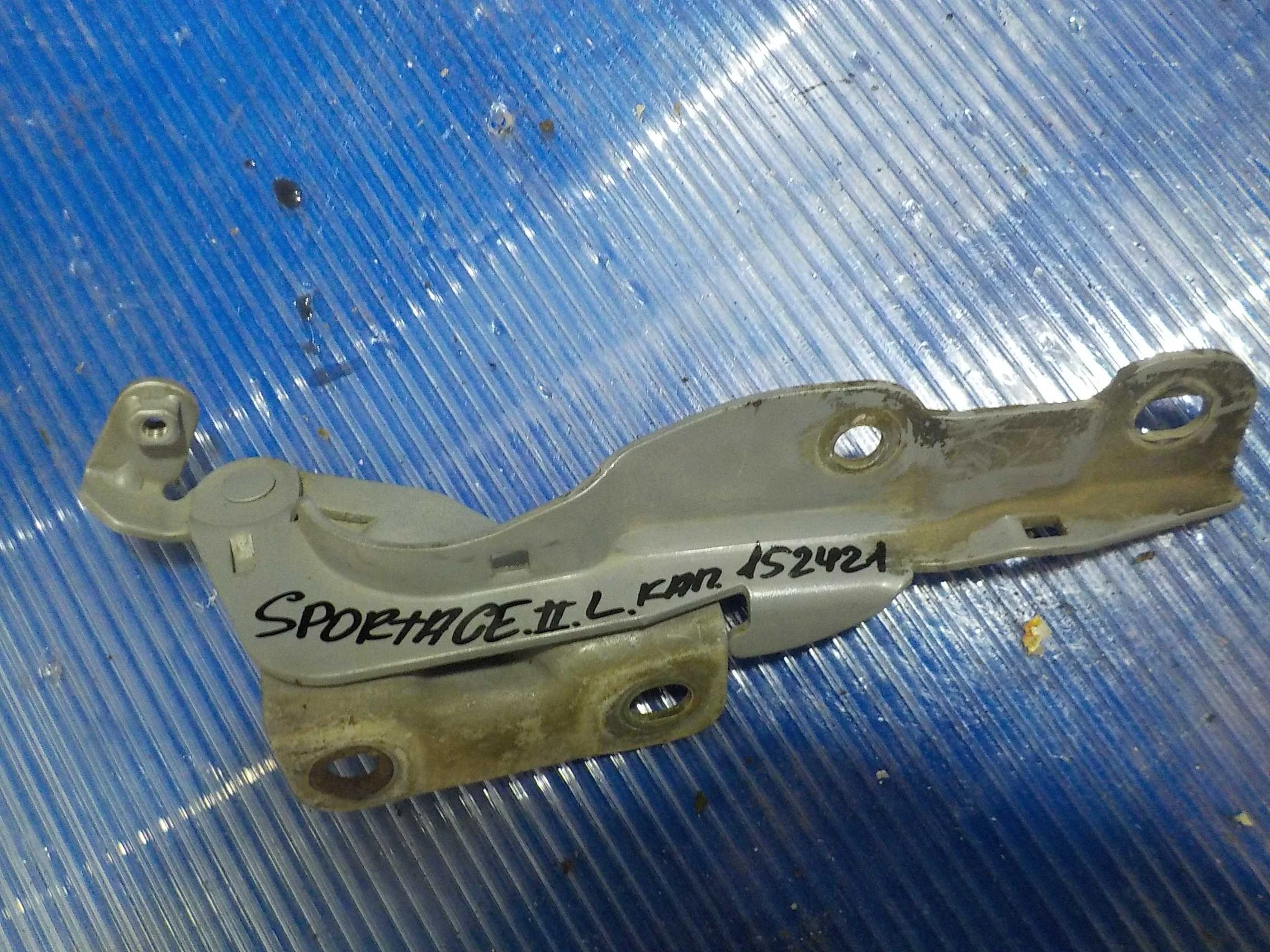 Петля капота Kia Sportage II (2004—2008)  Лево