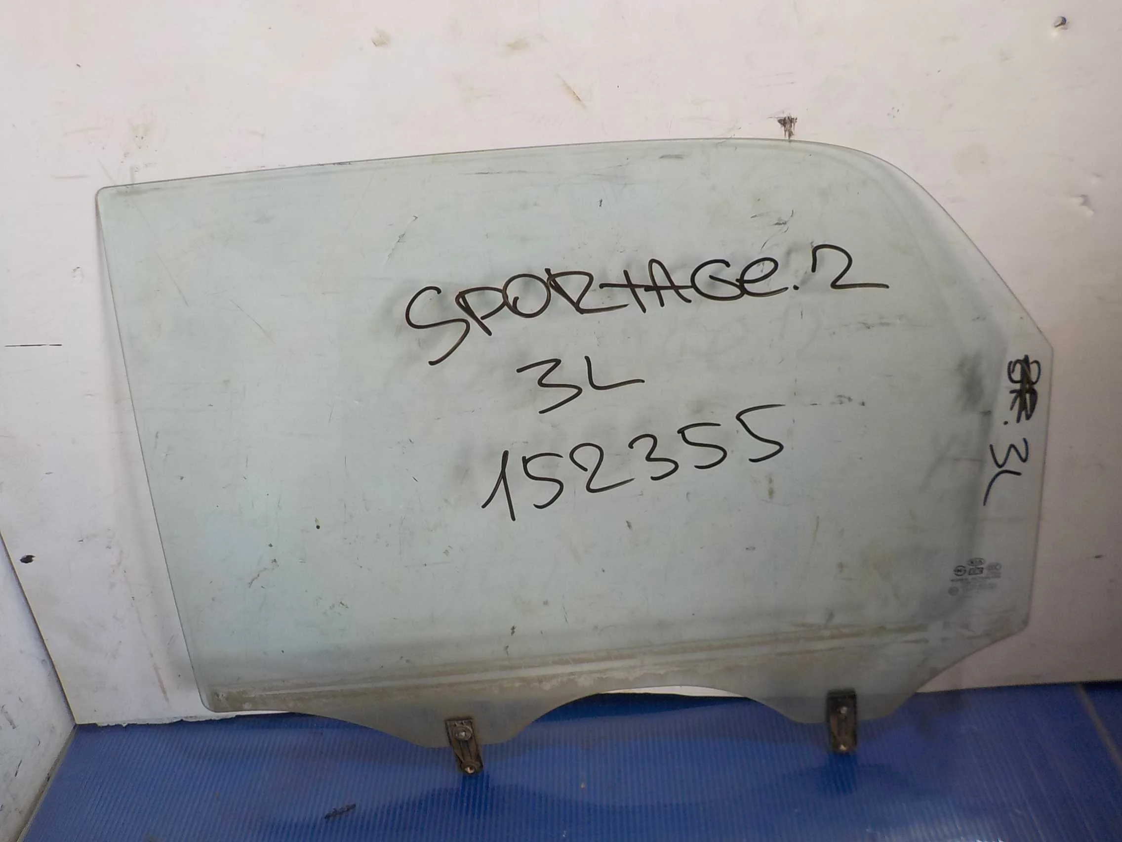 стекло Kia Sportage II рестайлинг (2008—2010) Зад Лево