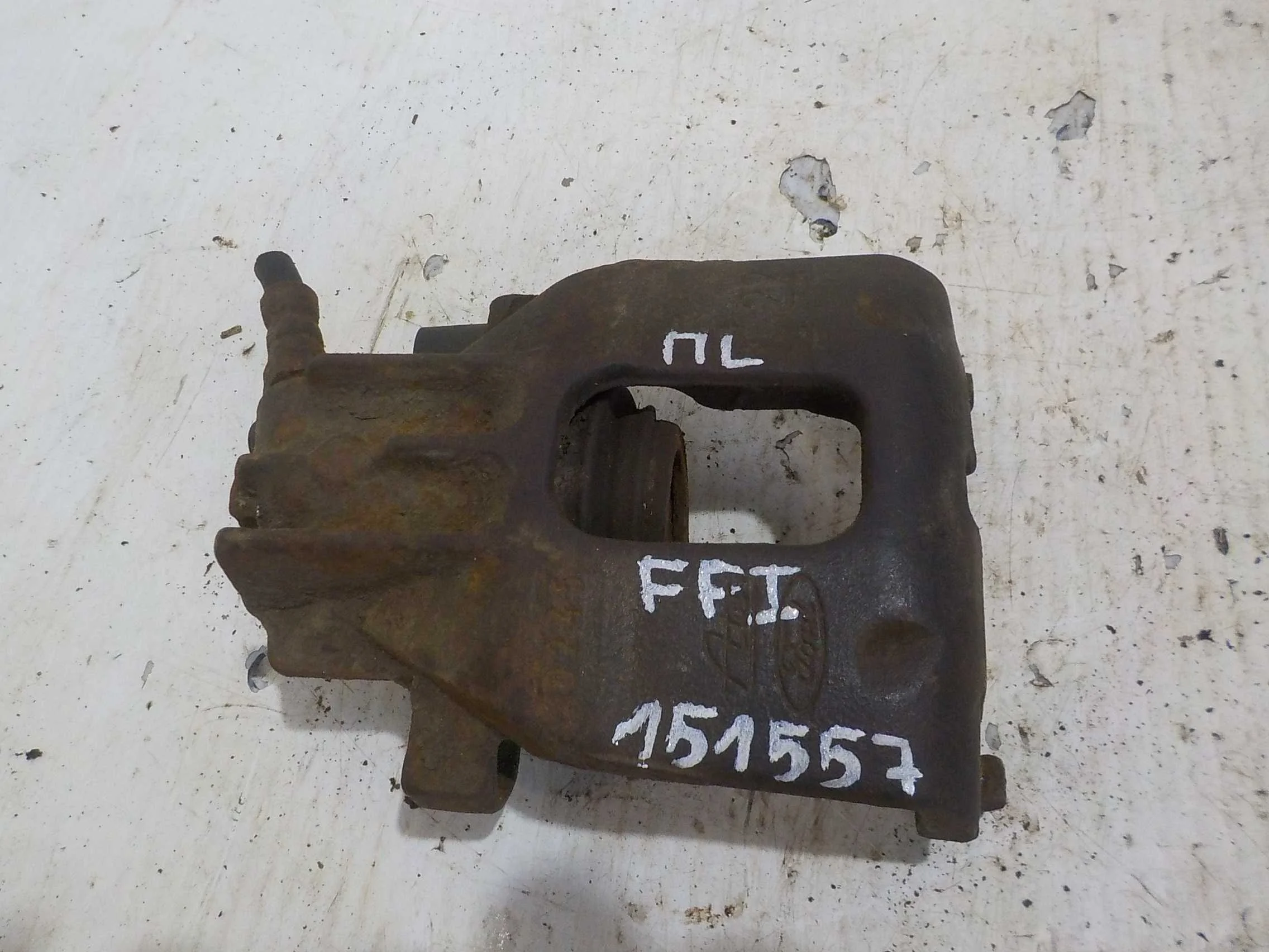 суппорт Ford Focus I (1998—2004) Перед Лево