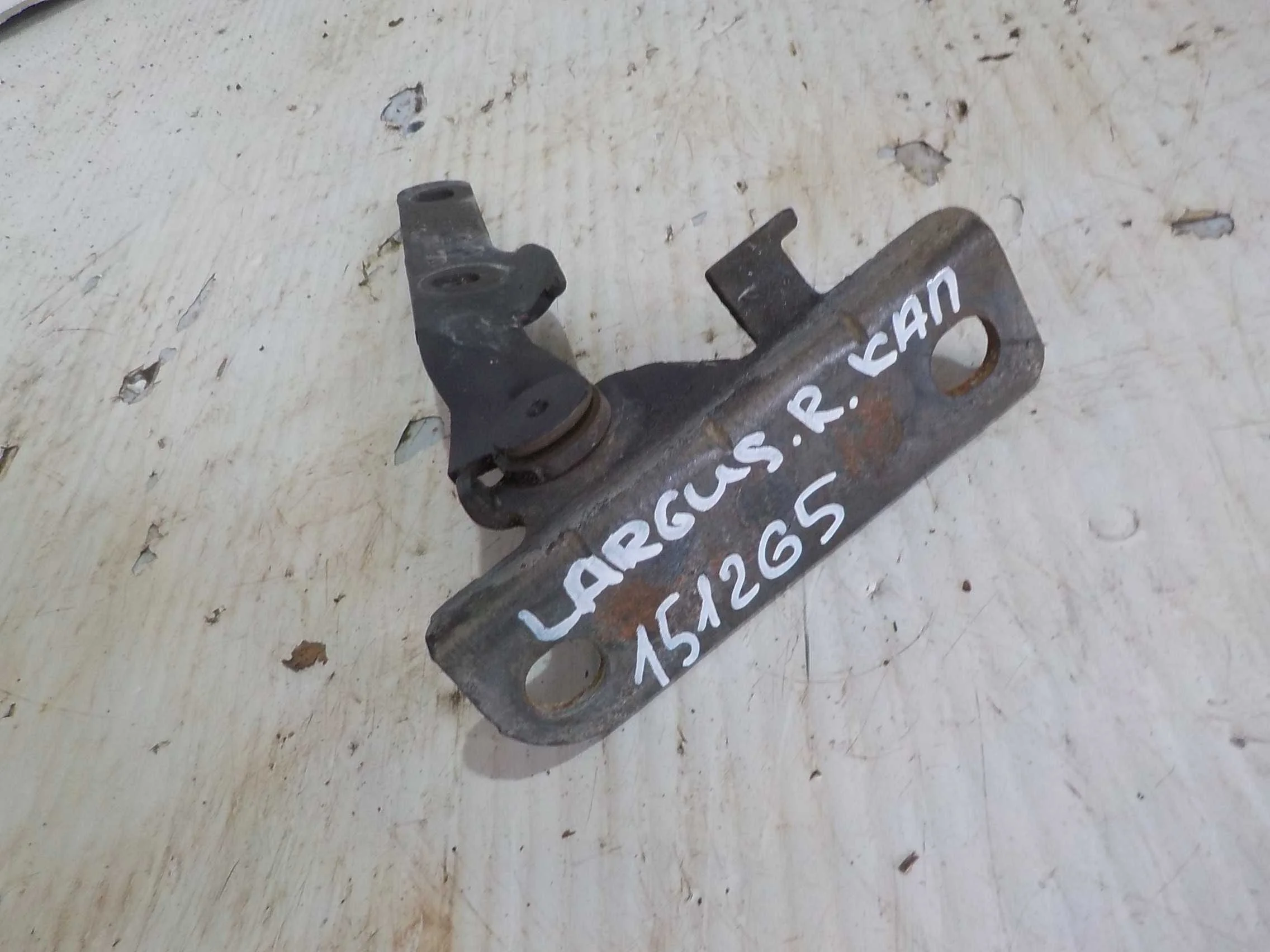 Петля капота ВАЗ (LADA) Largus I (2012—2021)  Право