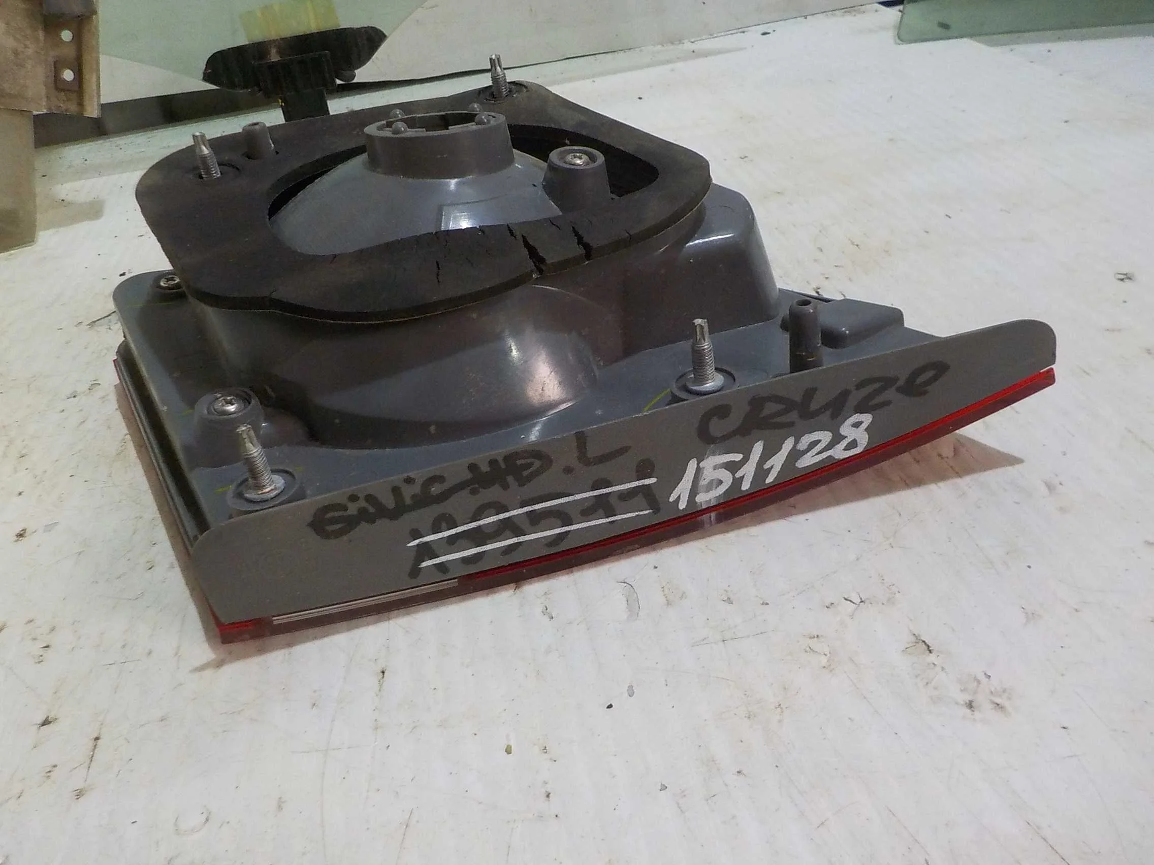 Фонарь Chevrolet Cruze I (2009—2012) Зад Лево