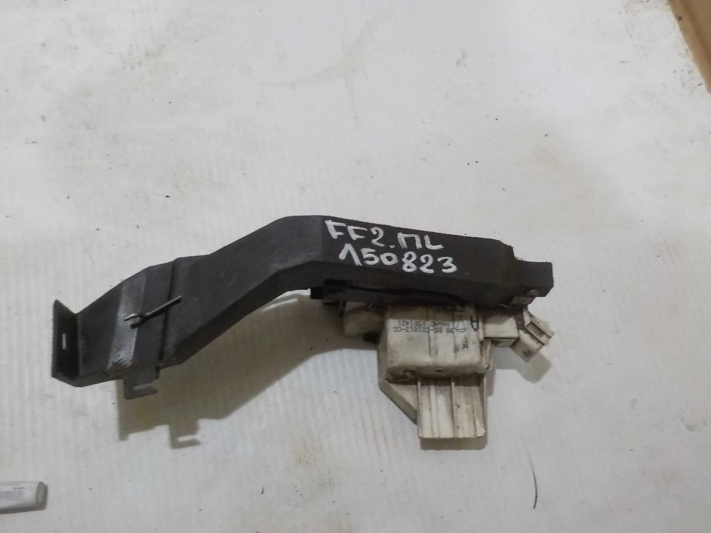 Замок двери Ford Focus II (2005—2008) Перед Лево