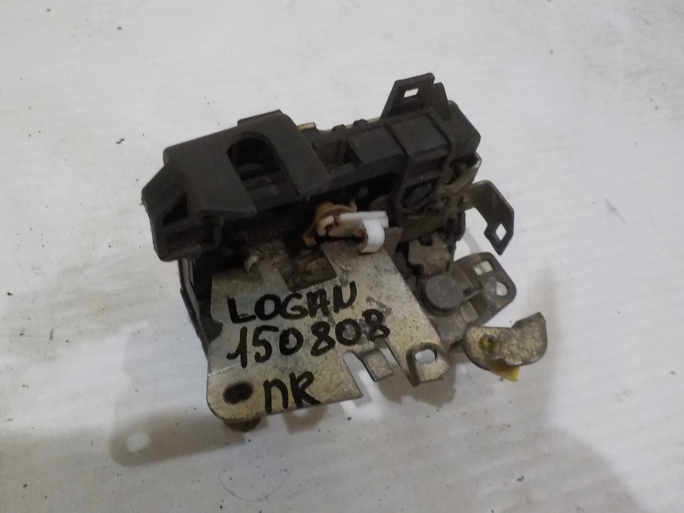 Замок двери Renault Logan I (2004—2009) Перед Право