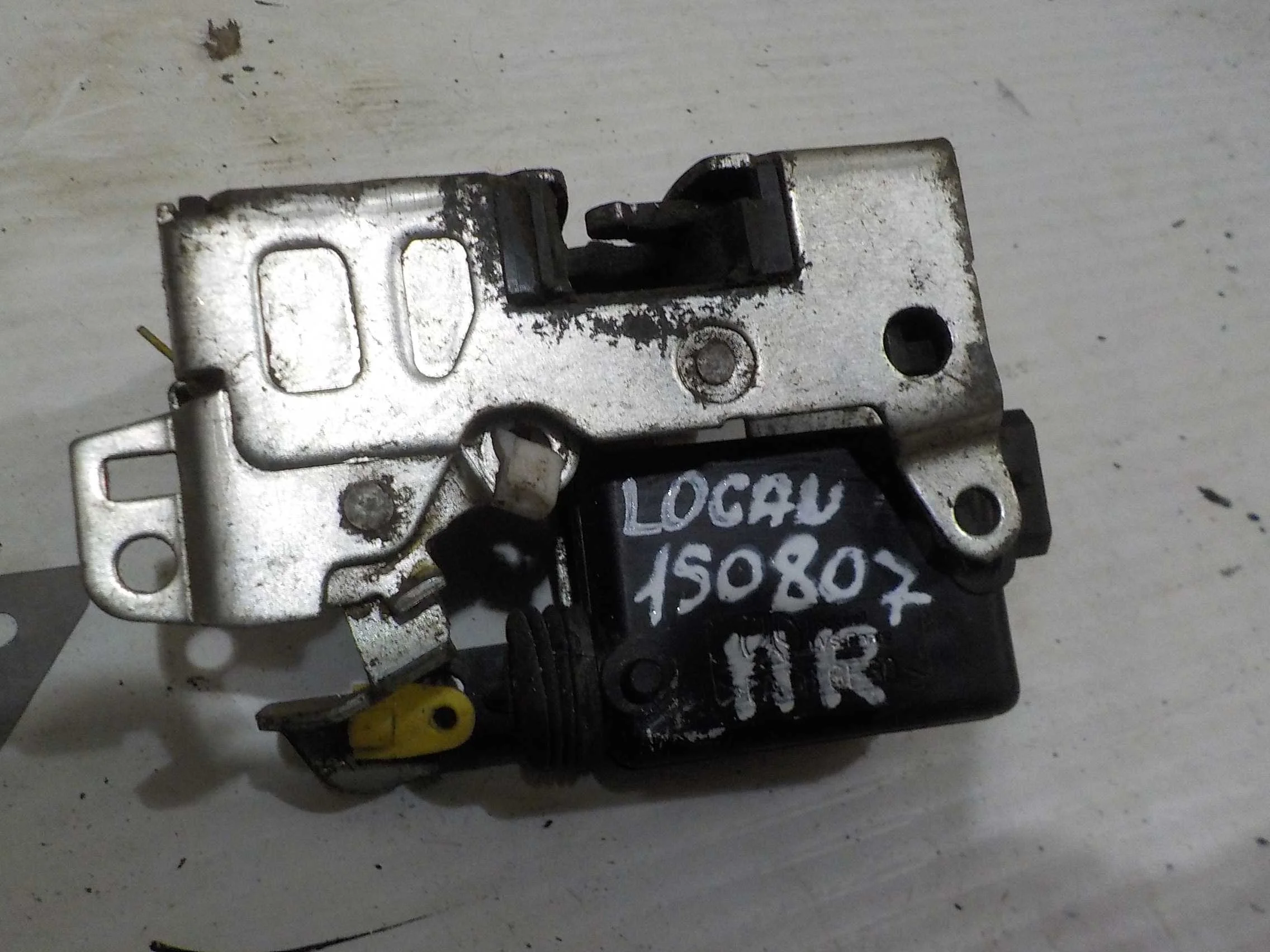 Замок двери Renault Logan I (2004—2009) Перед Право