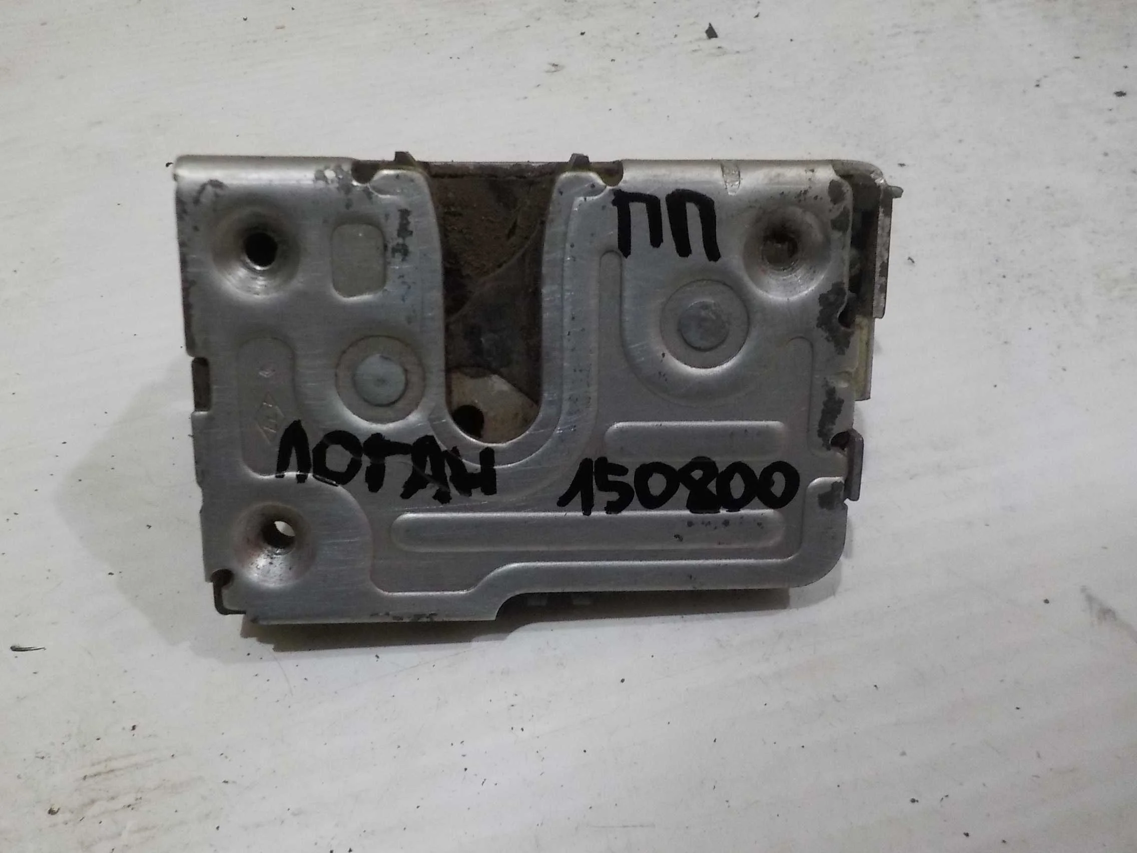 Замок двери Renault Logan I (2004—2009) Перед Право