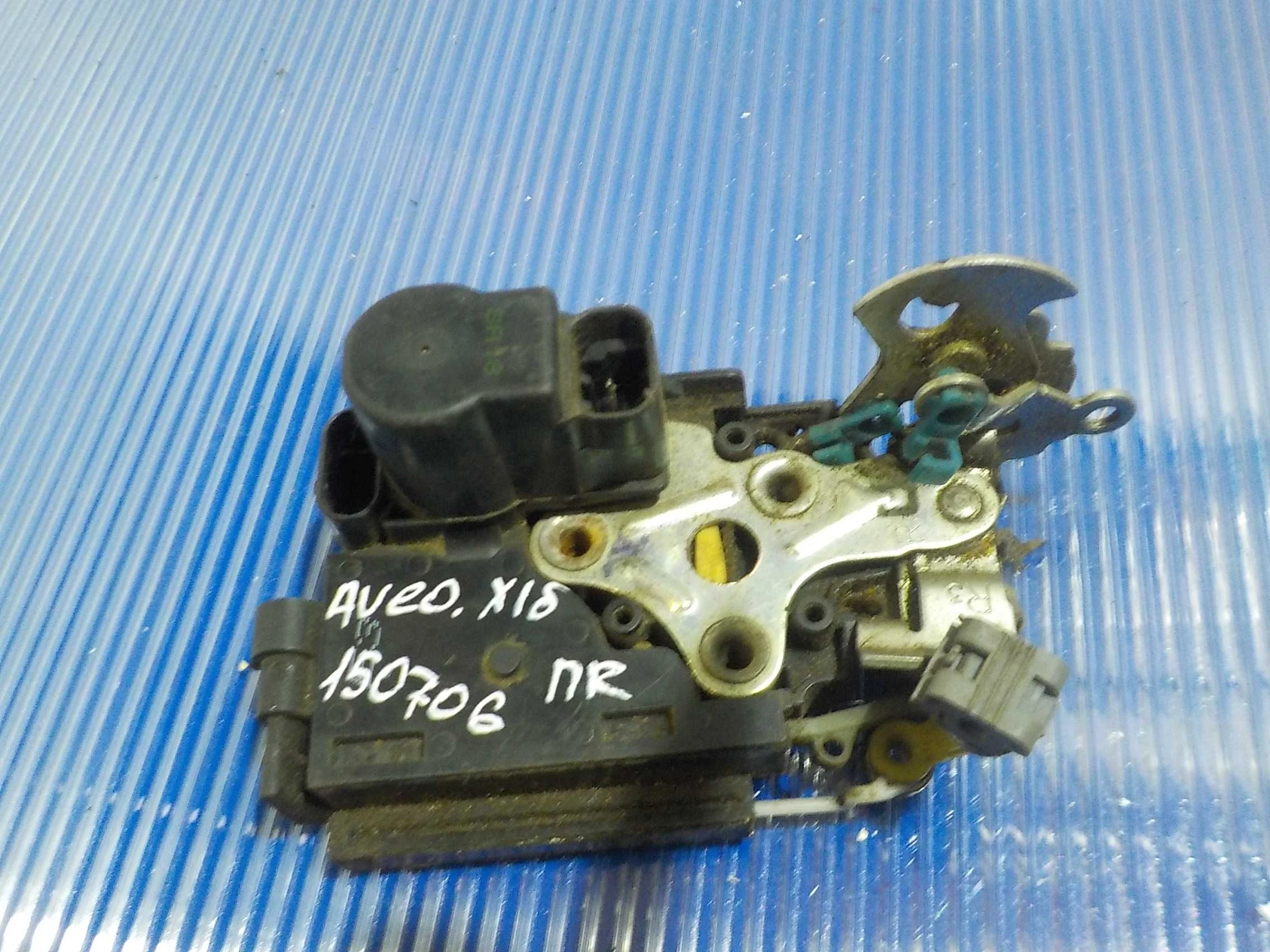 Замок двери Chevrolet Aveo I (2003—2008) Перед Право