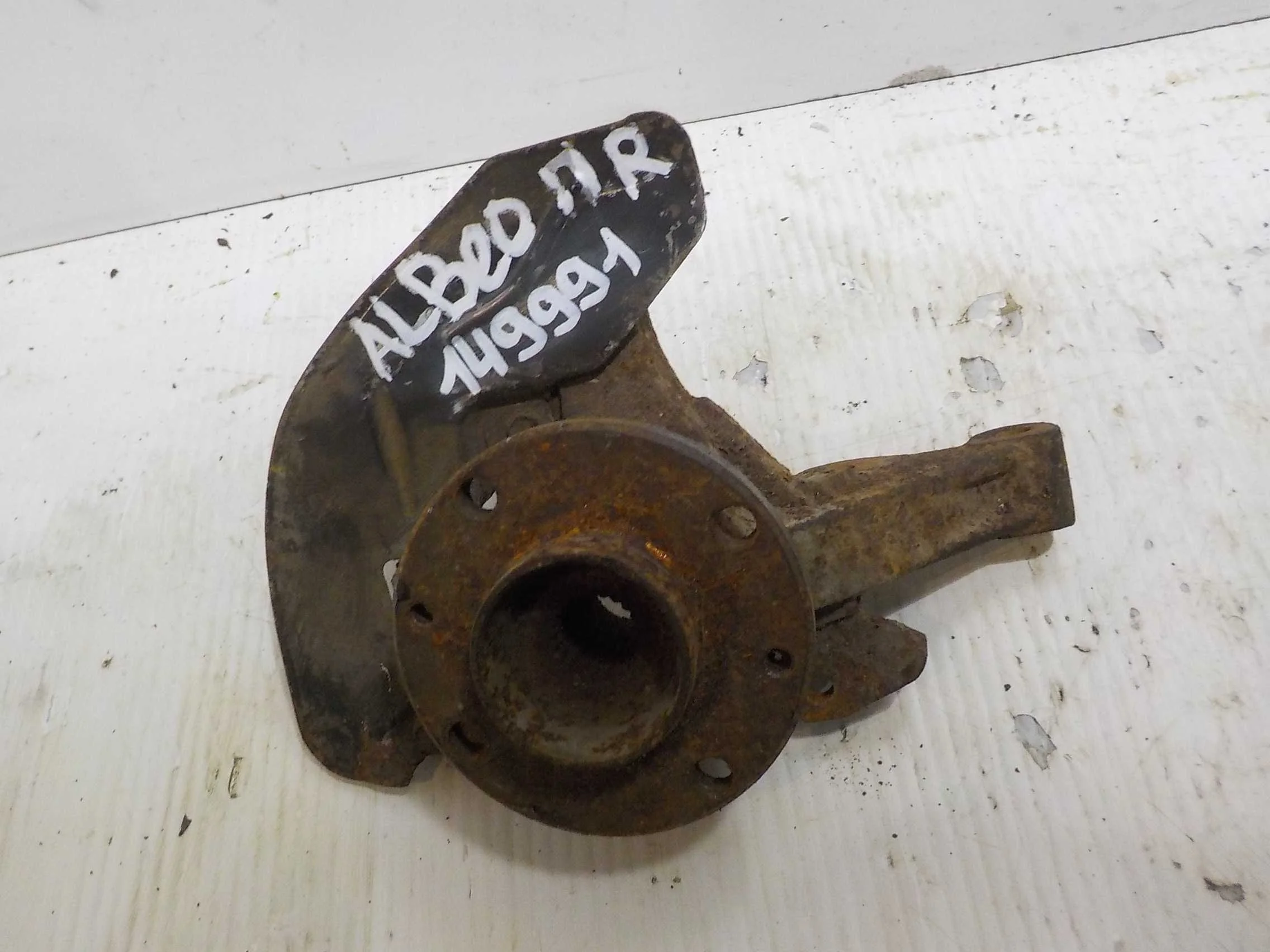 кулак поворотный Chevrolet Aveo I (2003—2008) Перед Право