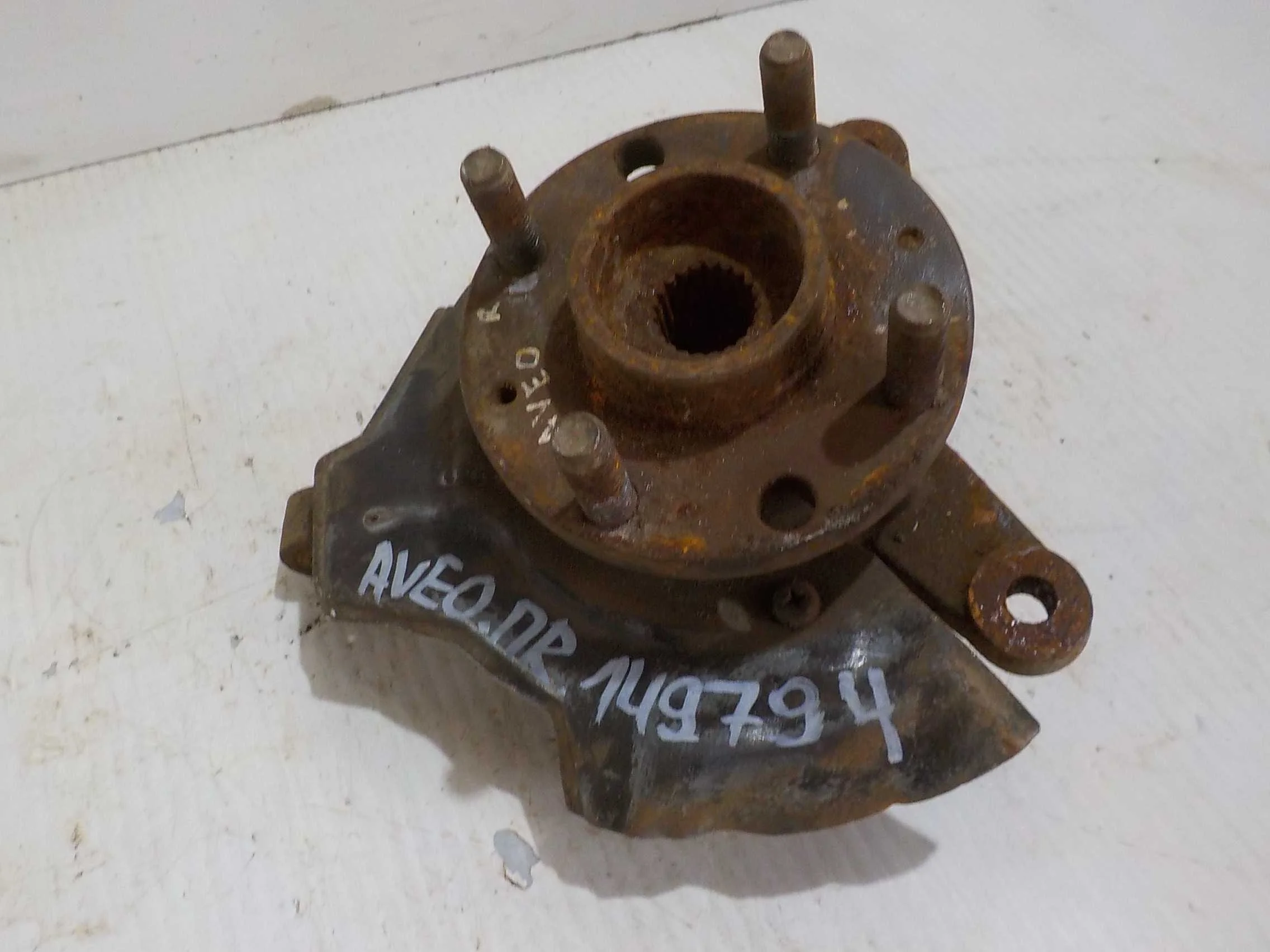 кулак поворотный Chevrolet Aveo I (2003—2008) Перед Право