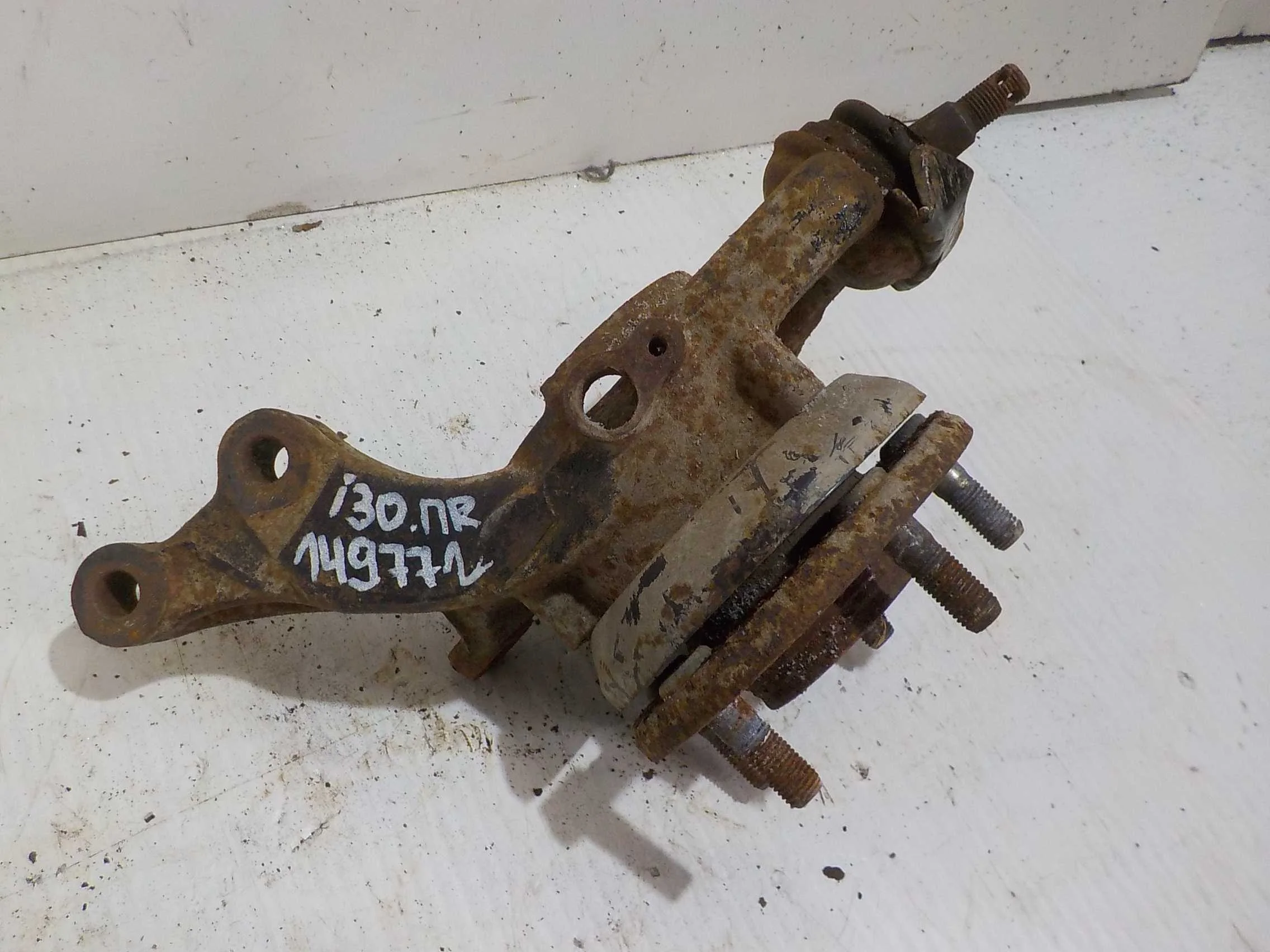 кулак поворотный Kia Ceed ED (2006—2010) Перед Право