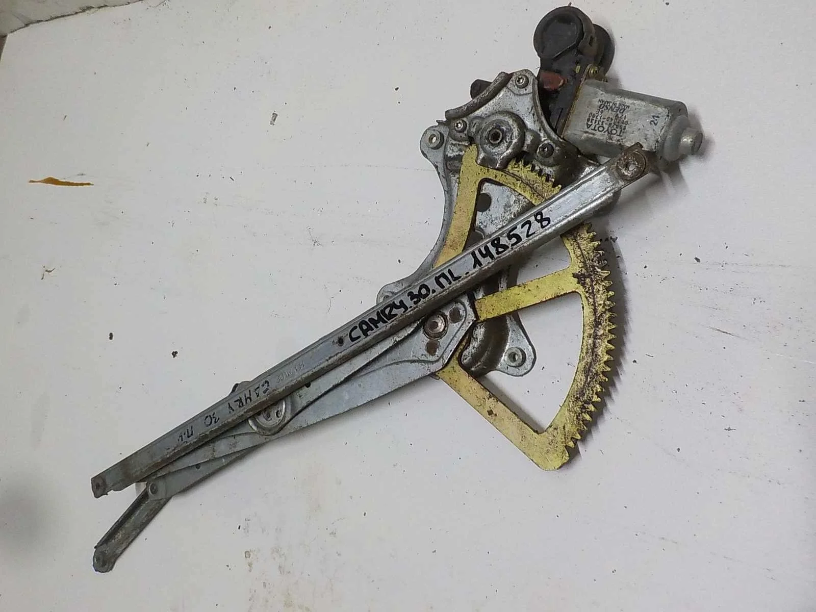 Стеклоподъемник Toyota Camry V40 (1994—1998) Перед Лево