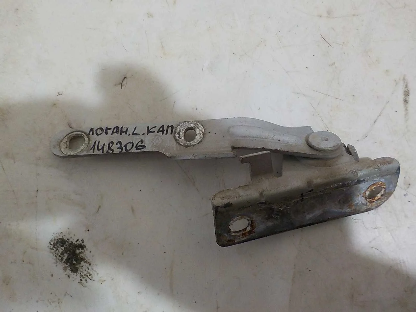 Петля капота ВАЗ (LADA) Largus I (2012—2021)  Лево