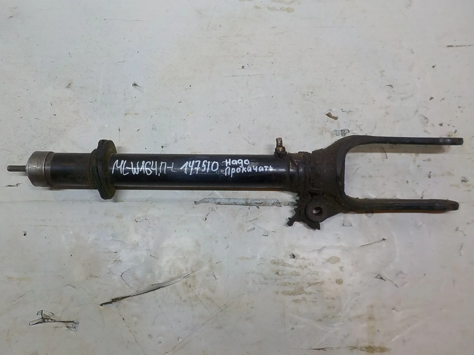 амортизатор Mercedes-Benz M-класс W164 рестайлинг (2008—2011) Перед Лево