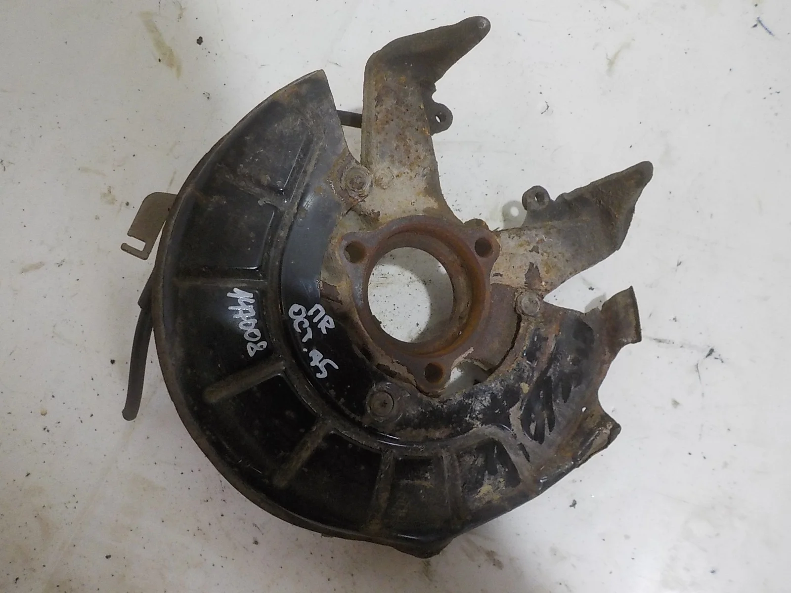 кулак поворотный Volkswagen Golf Mk5 (2003—2009) Перед Право