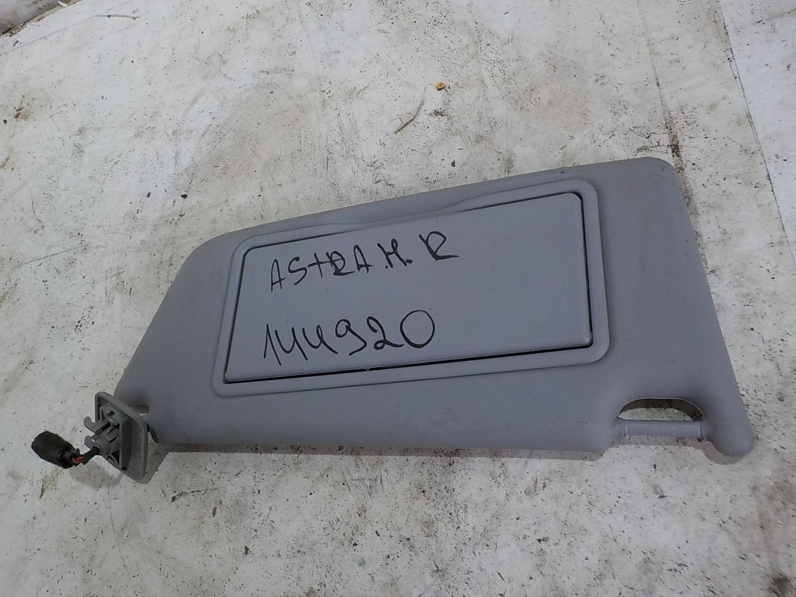 козырек Opel Astra H (2004—2007)  Право