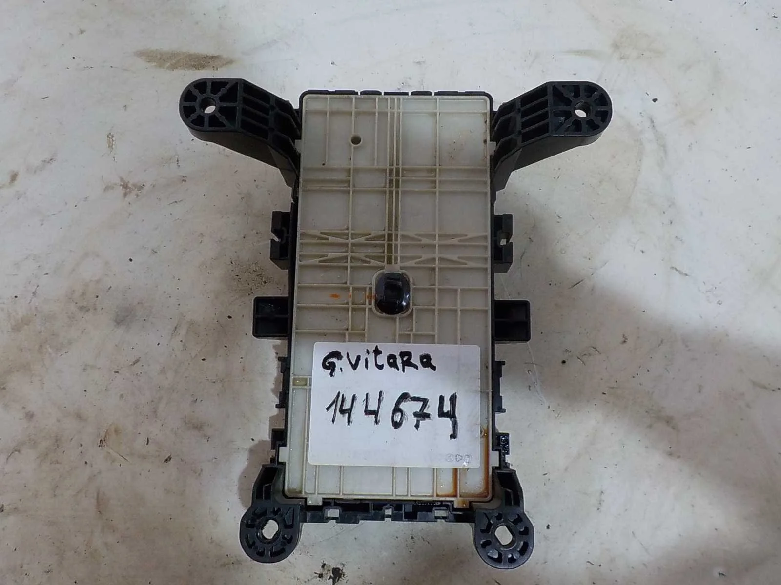 Блок предохранителей Suzuki Grand Vitara II (2005—2008)