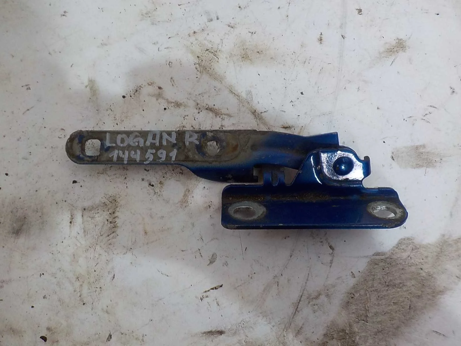 Петля капота ВАЗ (LADA) Largus I (2012—2021)  Право