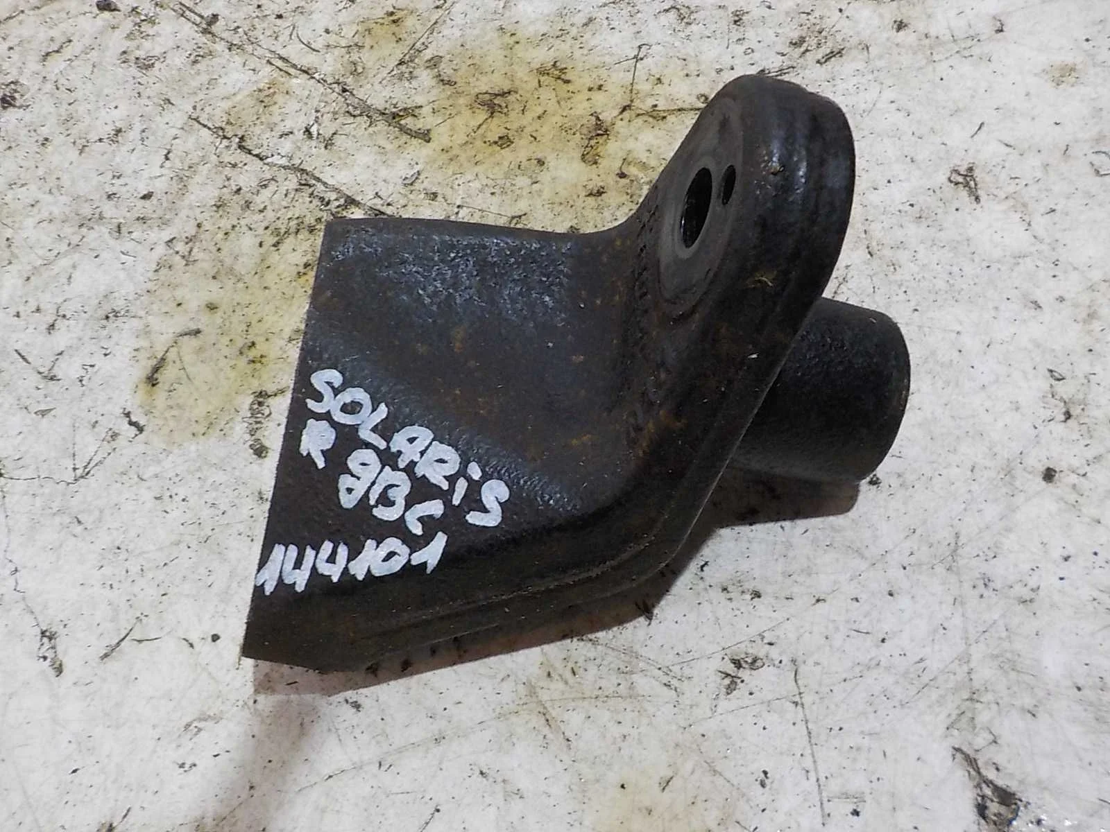 Кронштейн опоры двигателя Hyundai Solaris I рестайлинг (2014—2017)  Право