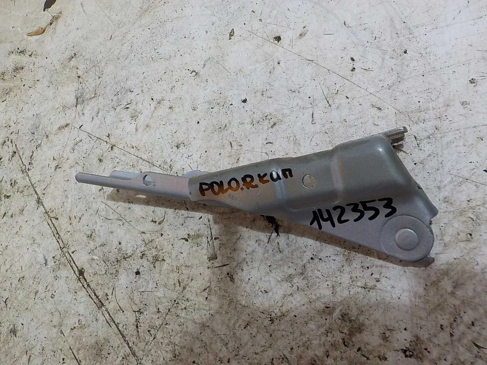 Петля капота Volkswagen Polo V (2009—2015) Перед Право