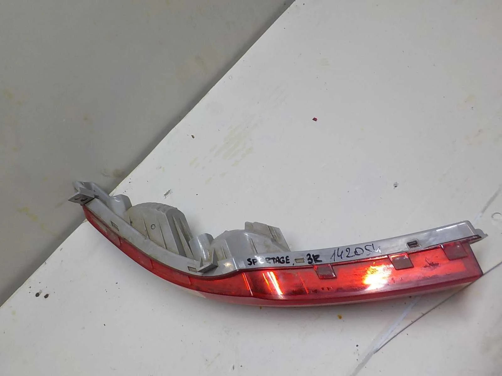 Фонарь Kia Sportage III (2010—2014) Зад Лево