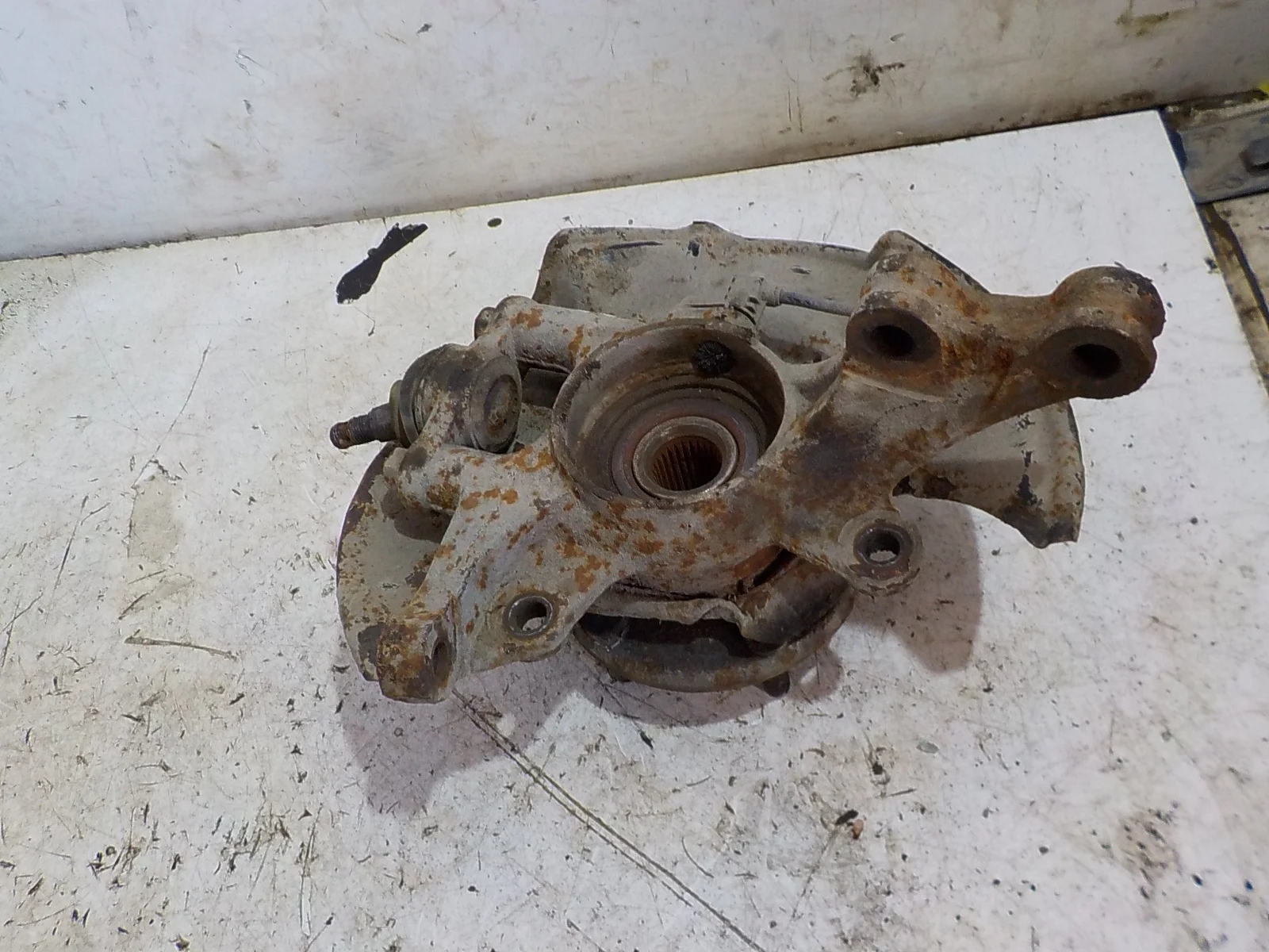 кулак поворотный Kia Ceed ED (2006—2010) Перед Право