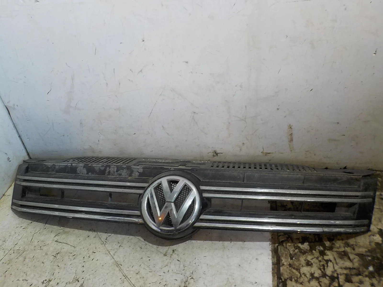 Решетка радиатора Volkswagen Tiguan I рестайлинг (2011—2019)