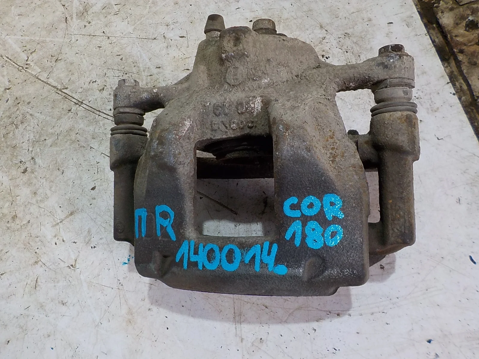 суппорт Toyota Corolla XI (2012—2016) Перед Право