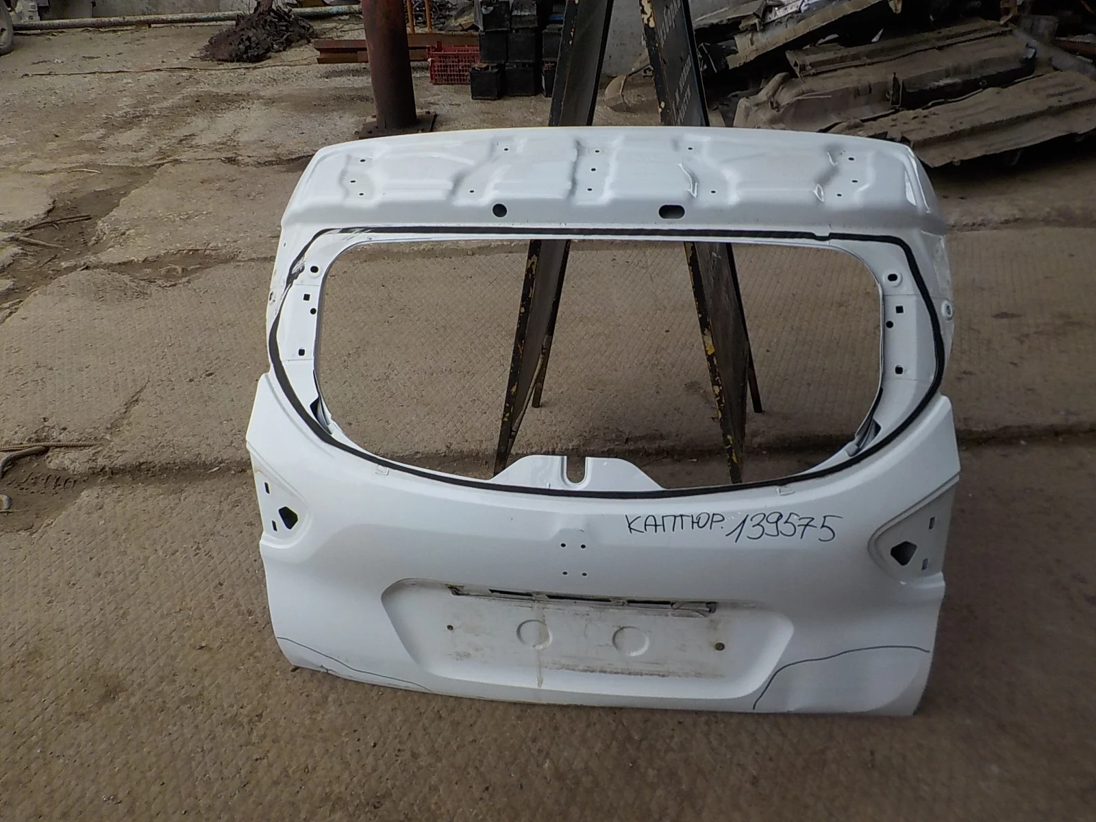 Крышка багажника Renault Kaptur I (2016—2020)