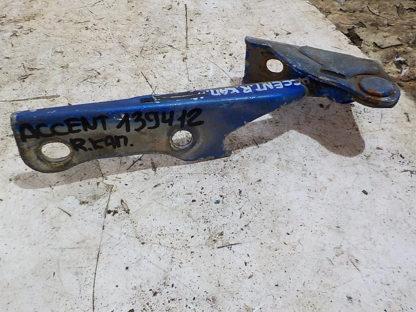 Петля капота Hyundai Accent II (1999—2012) Перед Право