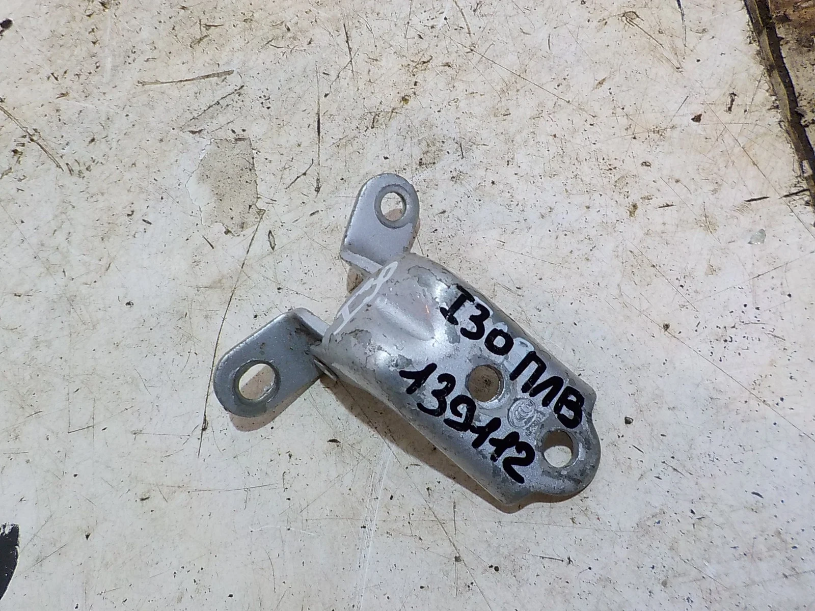 Петля двери Hyundai i30 I рестайлинг (2010—2012) Перед Лево Верх