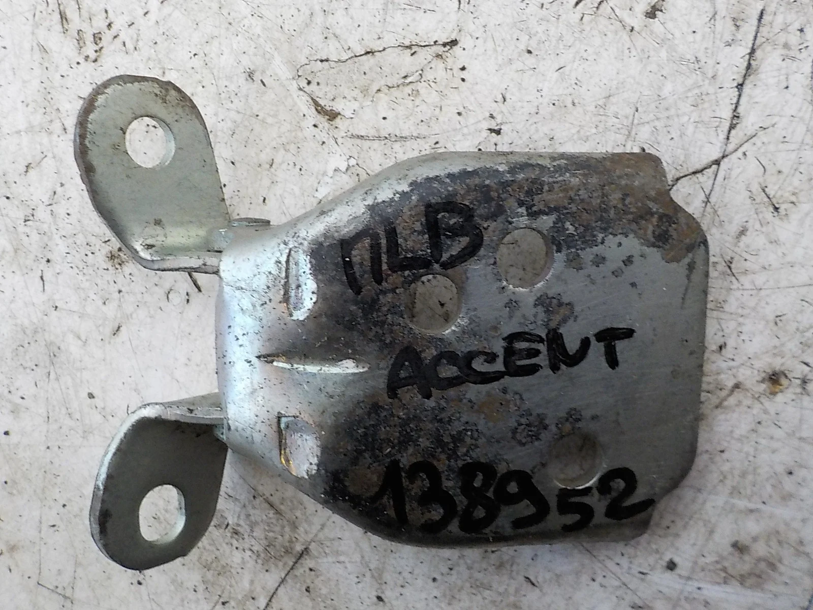 Петля двери Hyundai Accent II (1999—2012) Перед Лево Верх