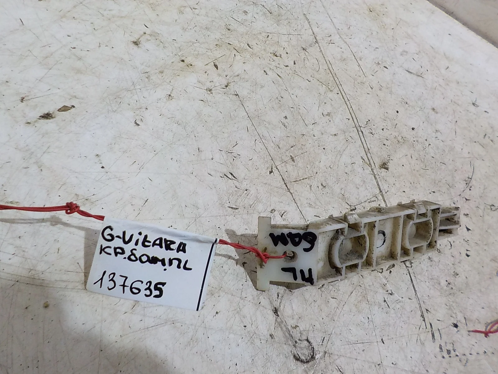 кронштейн бампера Suzuki Grand Vitara II рестайлинг (2008—2012) Перед Лево