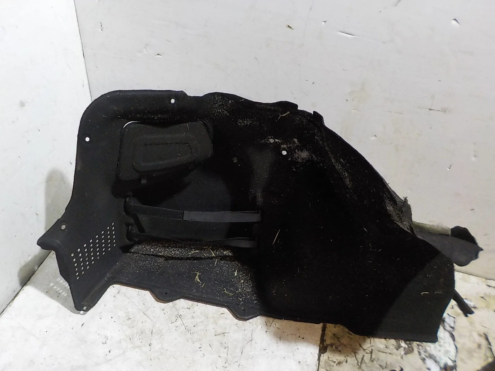 Обшивка багажника Kia Rio III рестайлинг (2015—2017) Зад Лево