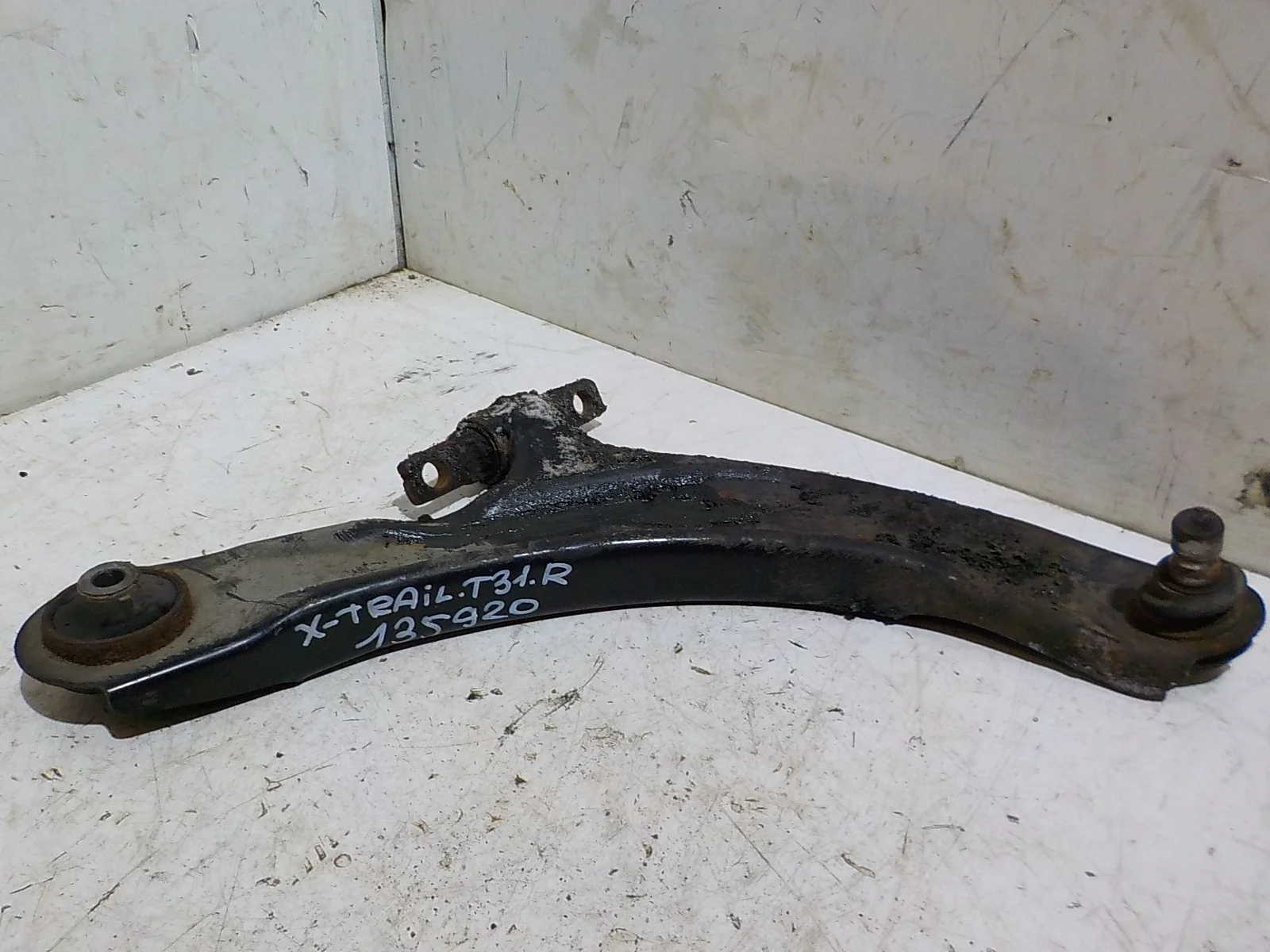 Рычаг Nissan Qashqai I (2006—2010) Перед Право