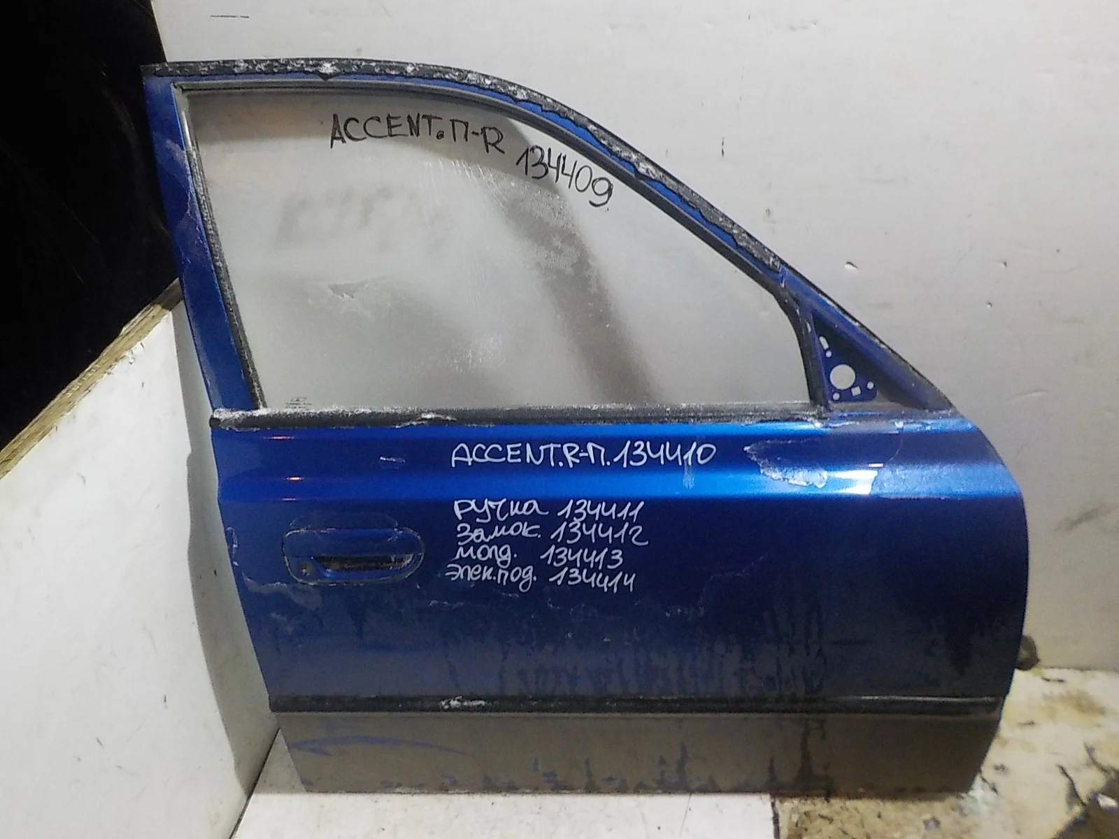 стекло Hyundai Accent II (1999—2012) Перед Право