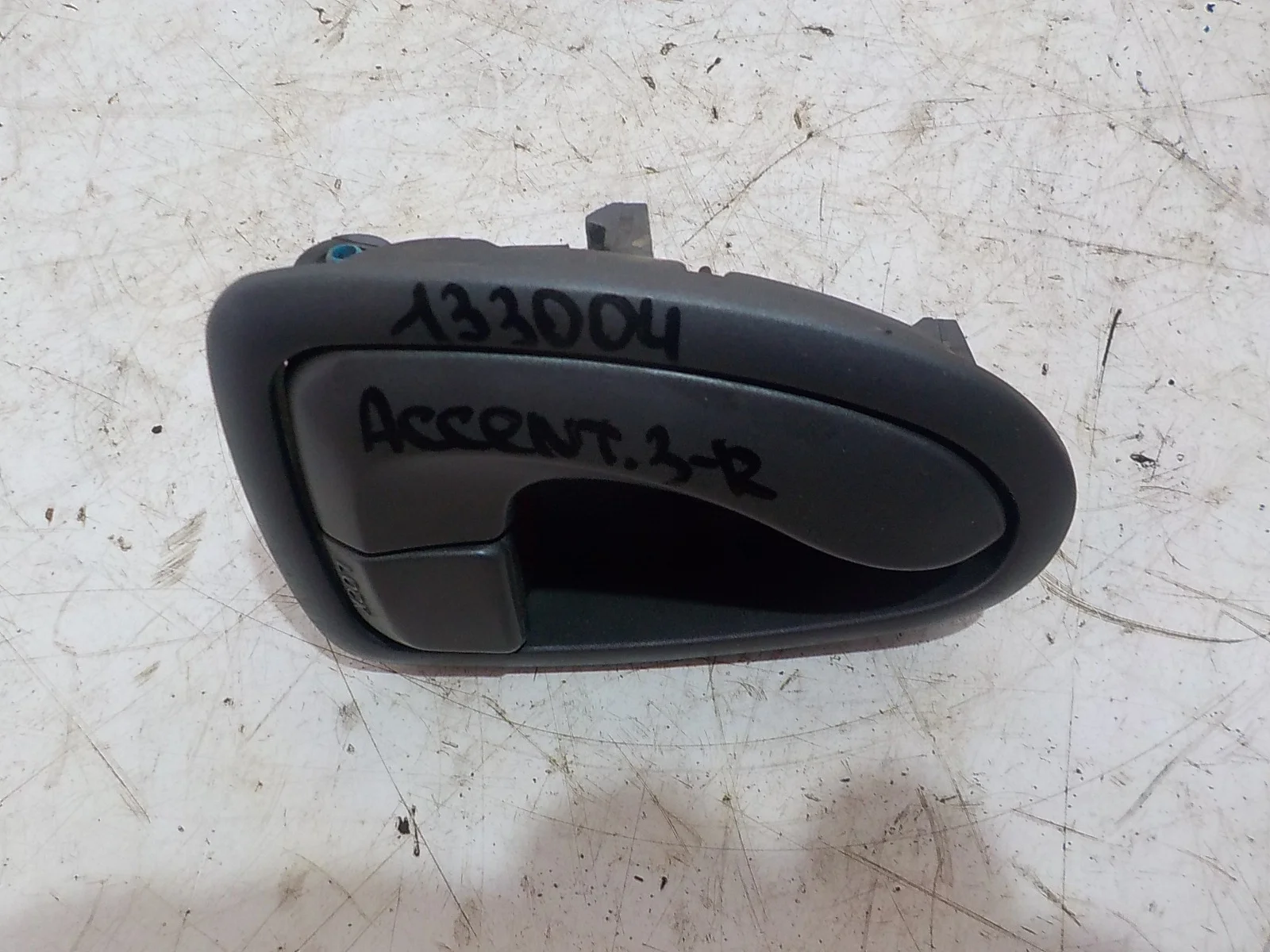 Ручка двери внутренняя Hyundai Accent II (1999—2012) Зад Право