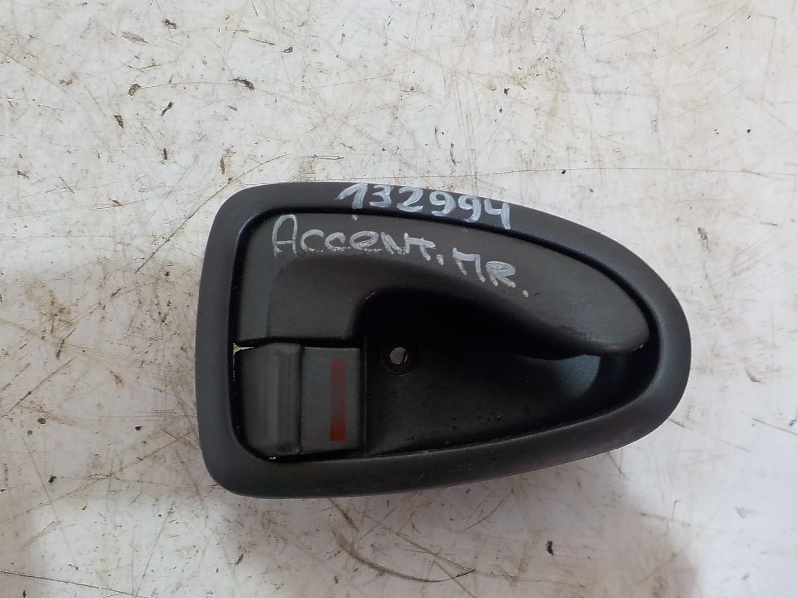 Ручка двери внутренняя Hyundai Accent II (1999—2012) Перед Право