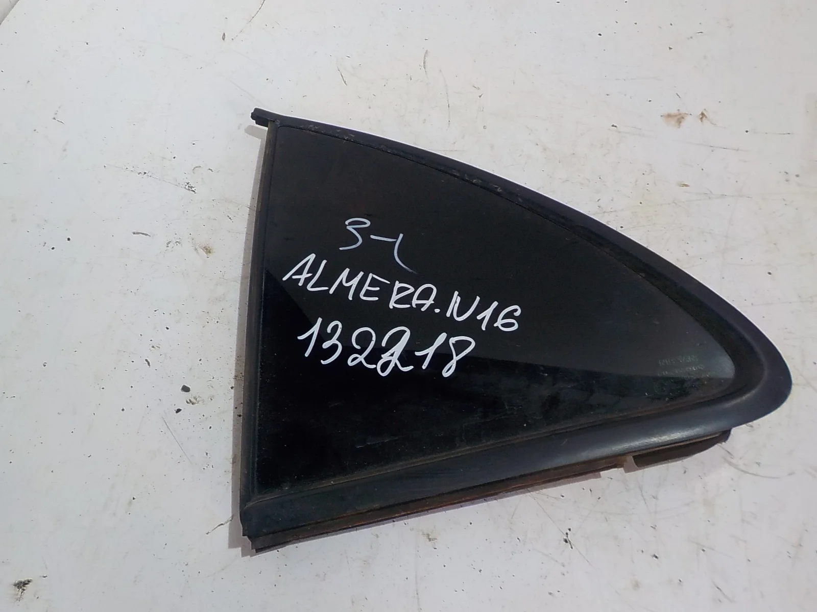 стекло Nissan Almera N16 рестайлинг (2002—2006) Зад Лево