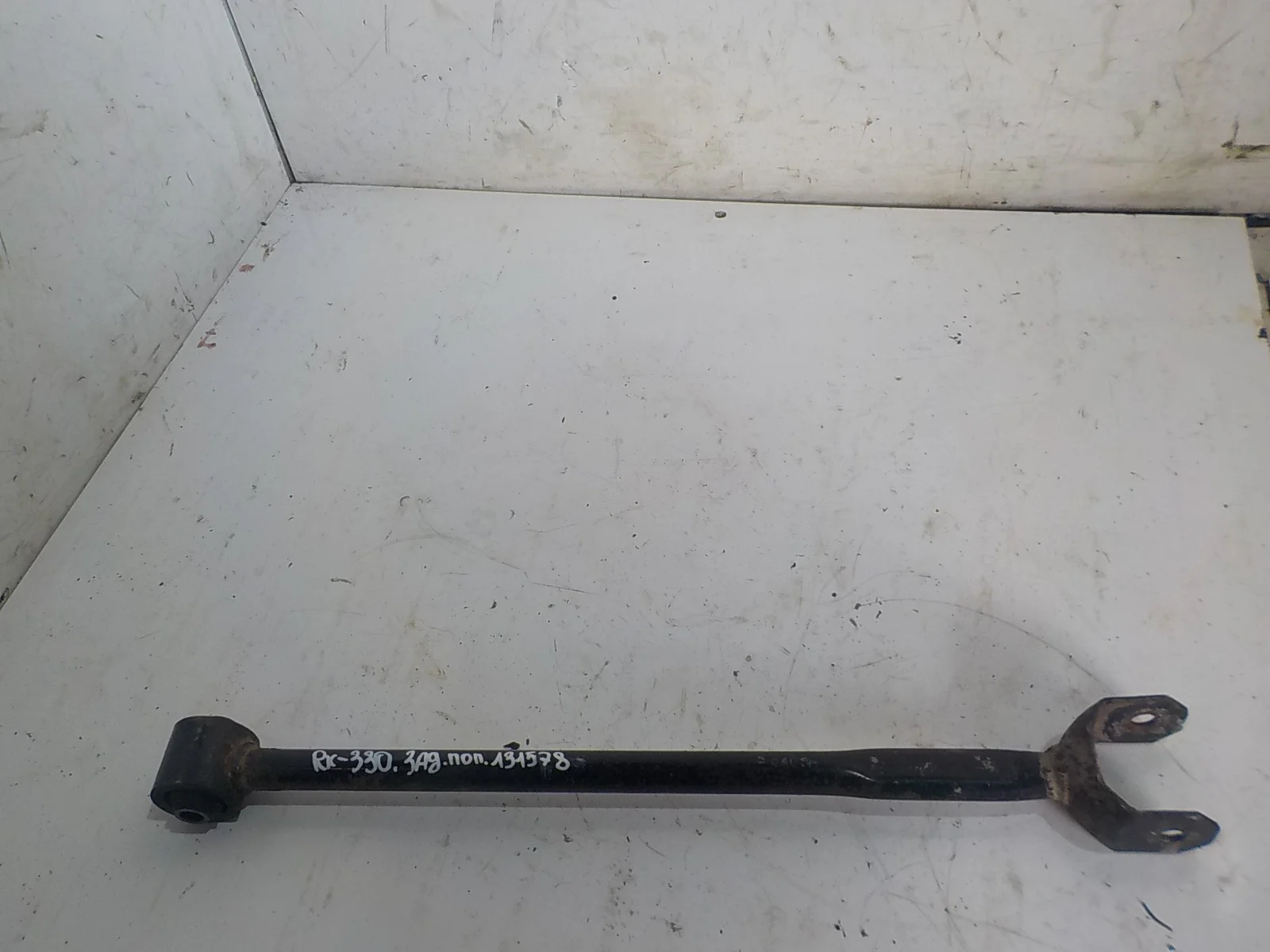 Рычаг поперечный Lexus RX II (2003—2006) Зад