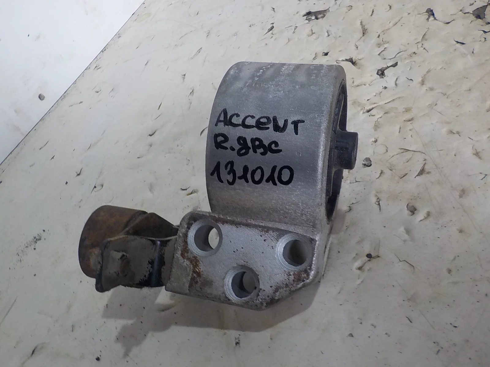 Опора двигателя Hyundai Accent II (1999—2012)  Право