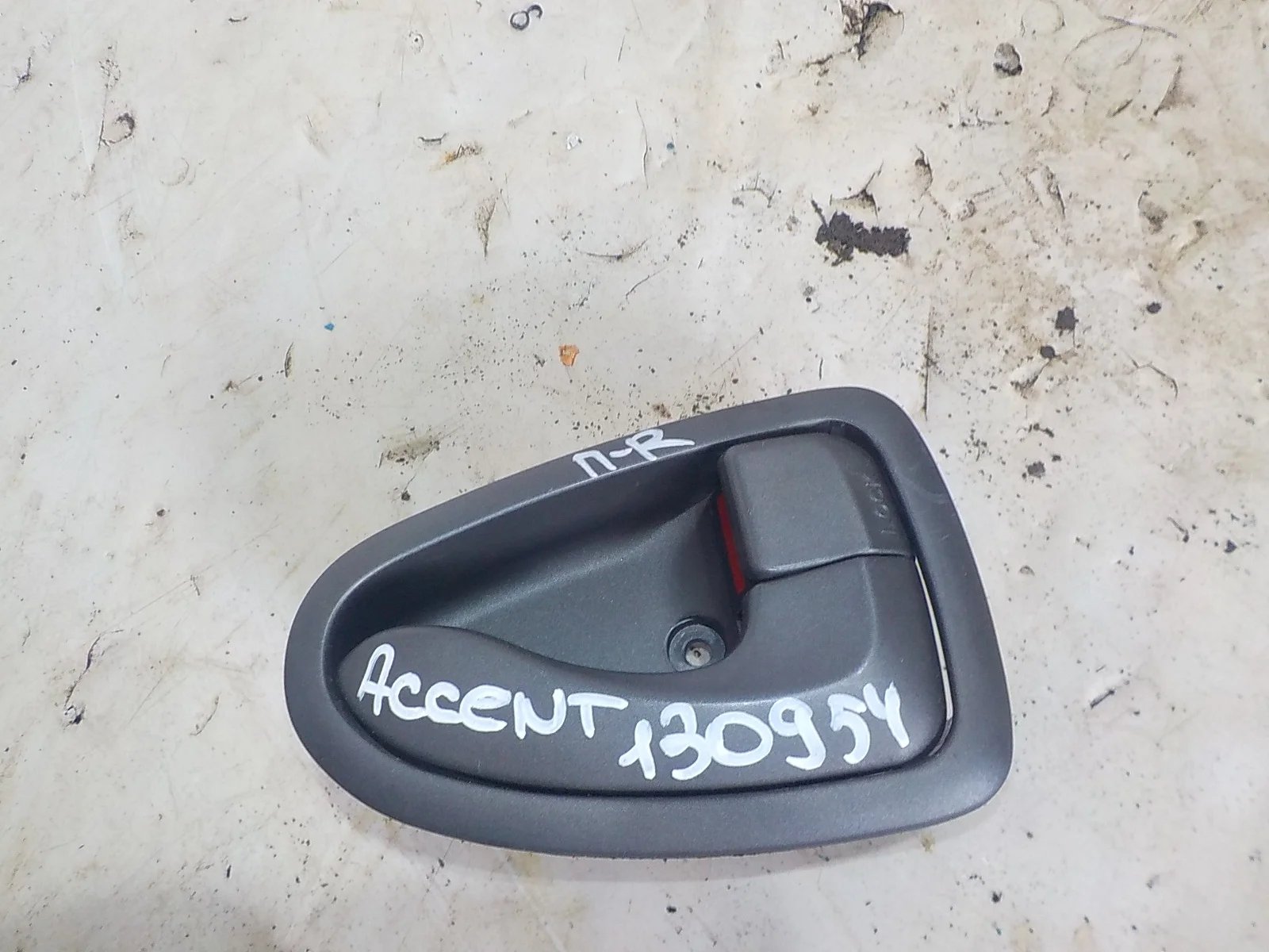 Ручка двери внутренняя Hyundai Accent II (1999—2012) Перед Право