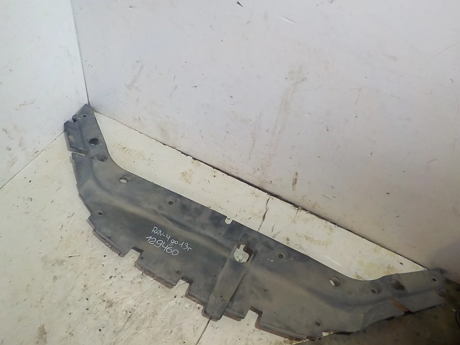 накладка на телевизор Toyota RAV4 III (2005—2010)