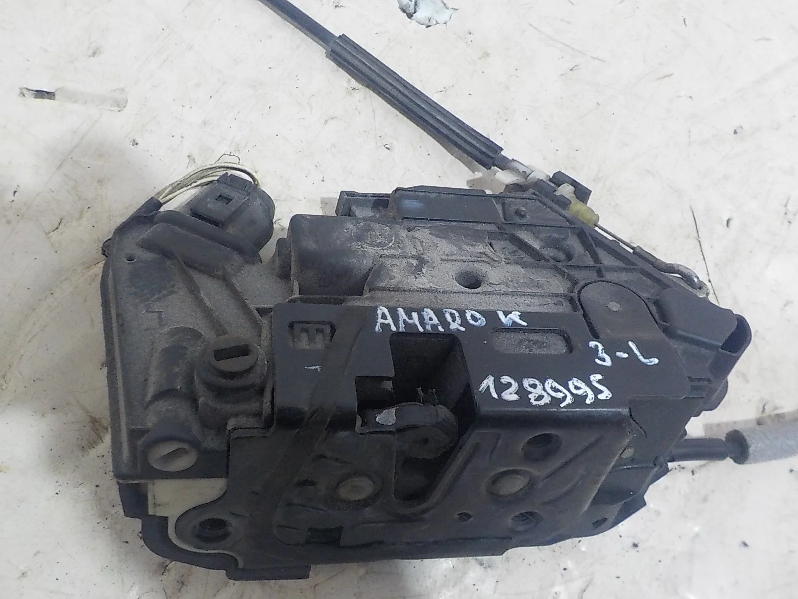 Замок двери Volkswagen Tiguan I (2007—2011) Зад Лево