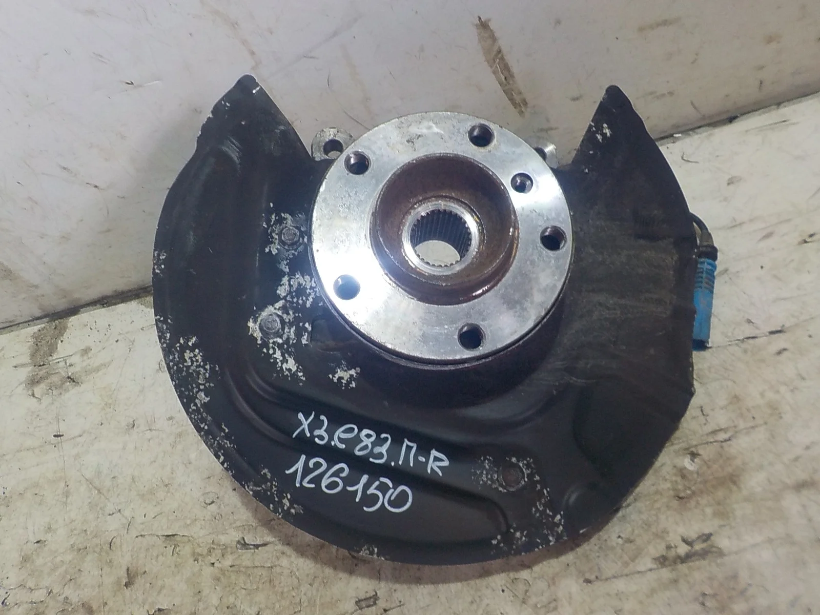 кулак поворотный BMW X3 E83 (2003—2006) Перед Право