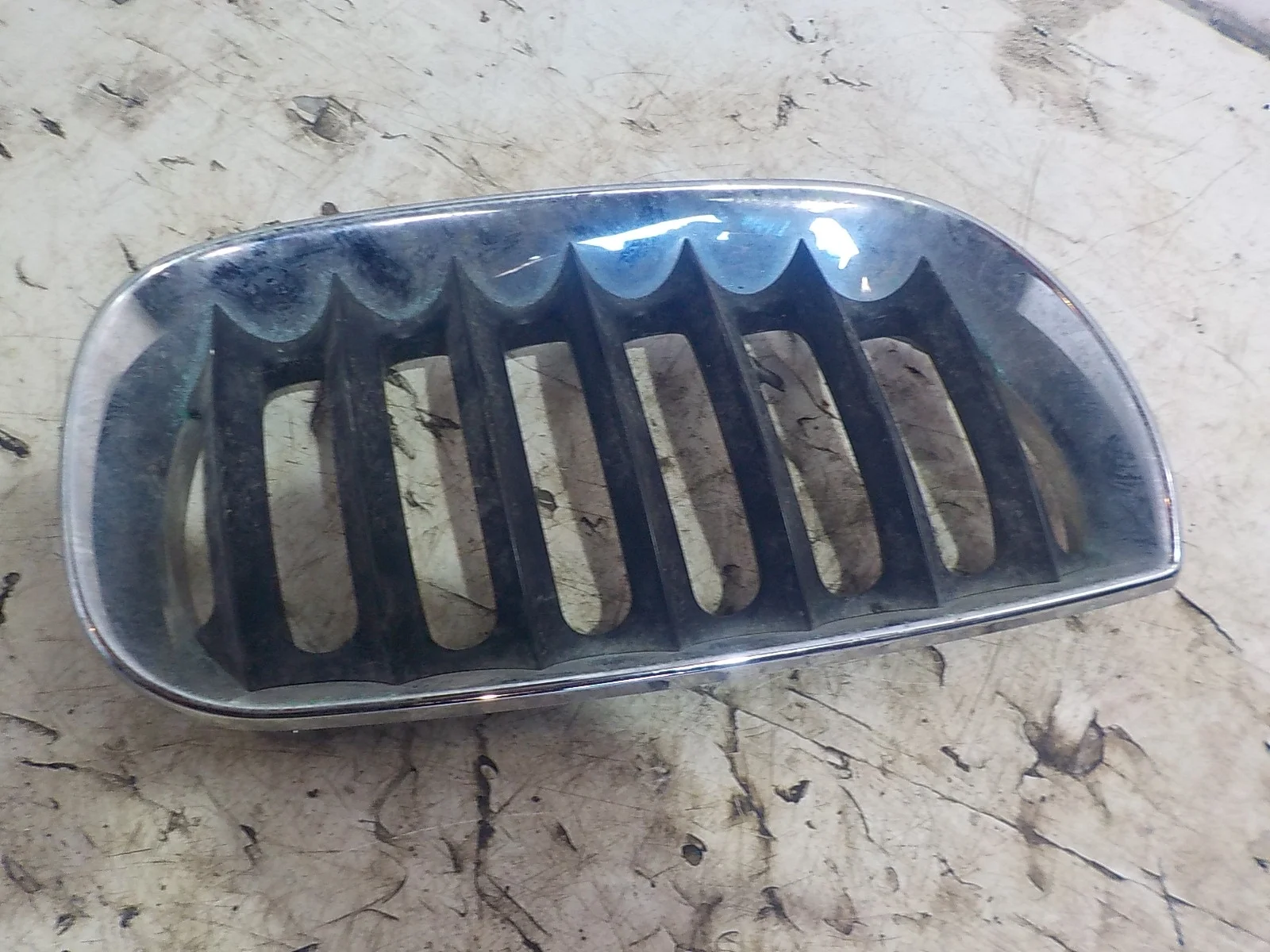 Решетка радиатора BMW X3 E83 (2003—2006) Перед Право