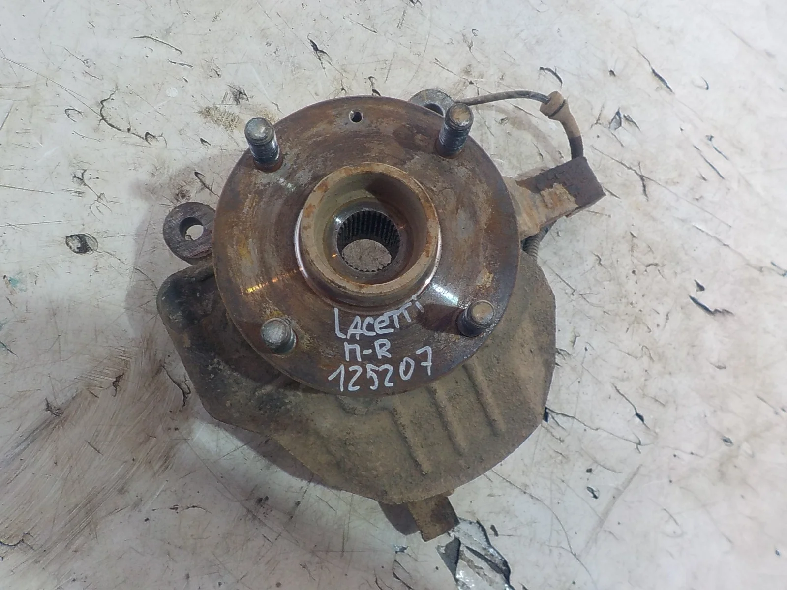 кулак поворотный Chevrolet Lacetti I (2004—2013) Перед Право