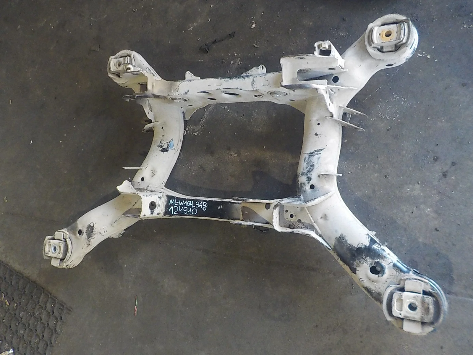 Балка задняя Mercedes-Benz M-класс W164 (2005—2008) Зад