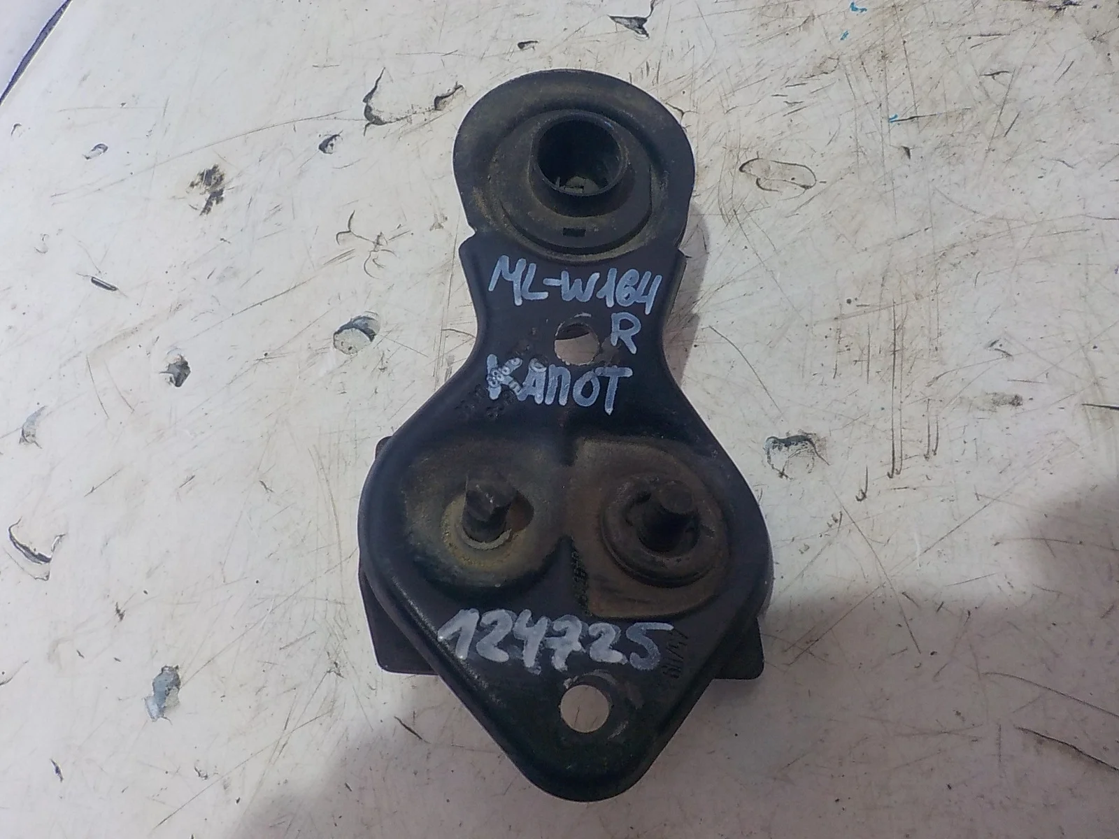 Замок капота Mercedes-Benz C-класс W203/S203/CL203 (2000—2004)  Право